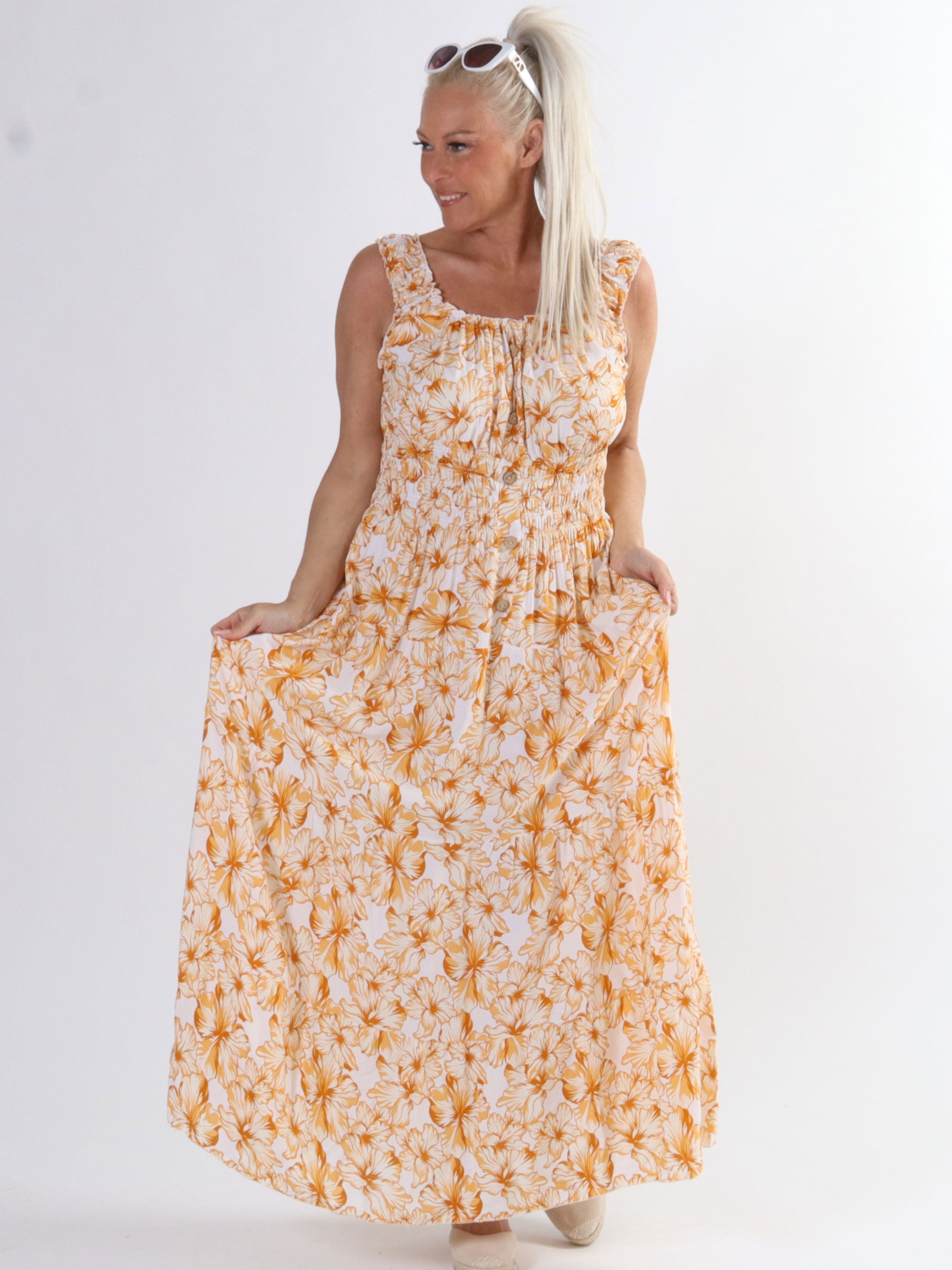 Alicia Hawaii - Sød plus size kjole med smock og hawaii blomster