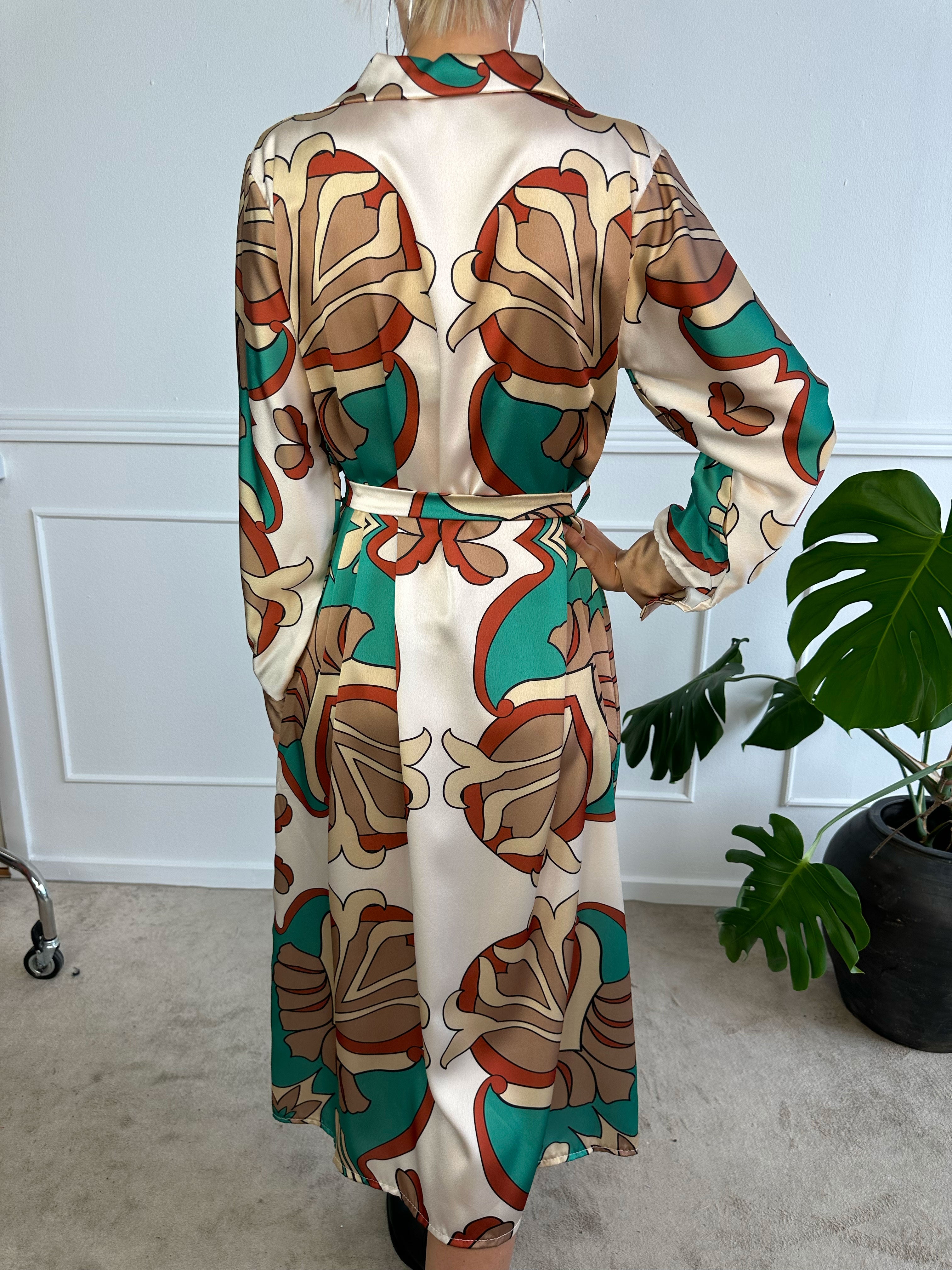 Amani - Lang kjole i silkelook med bindebånd