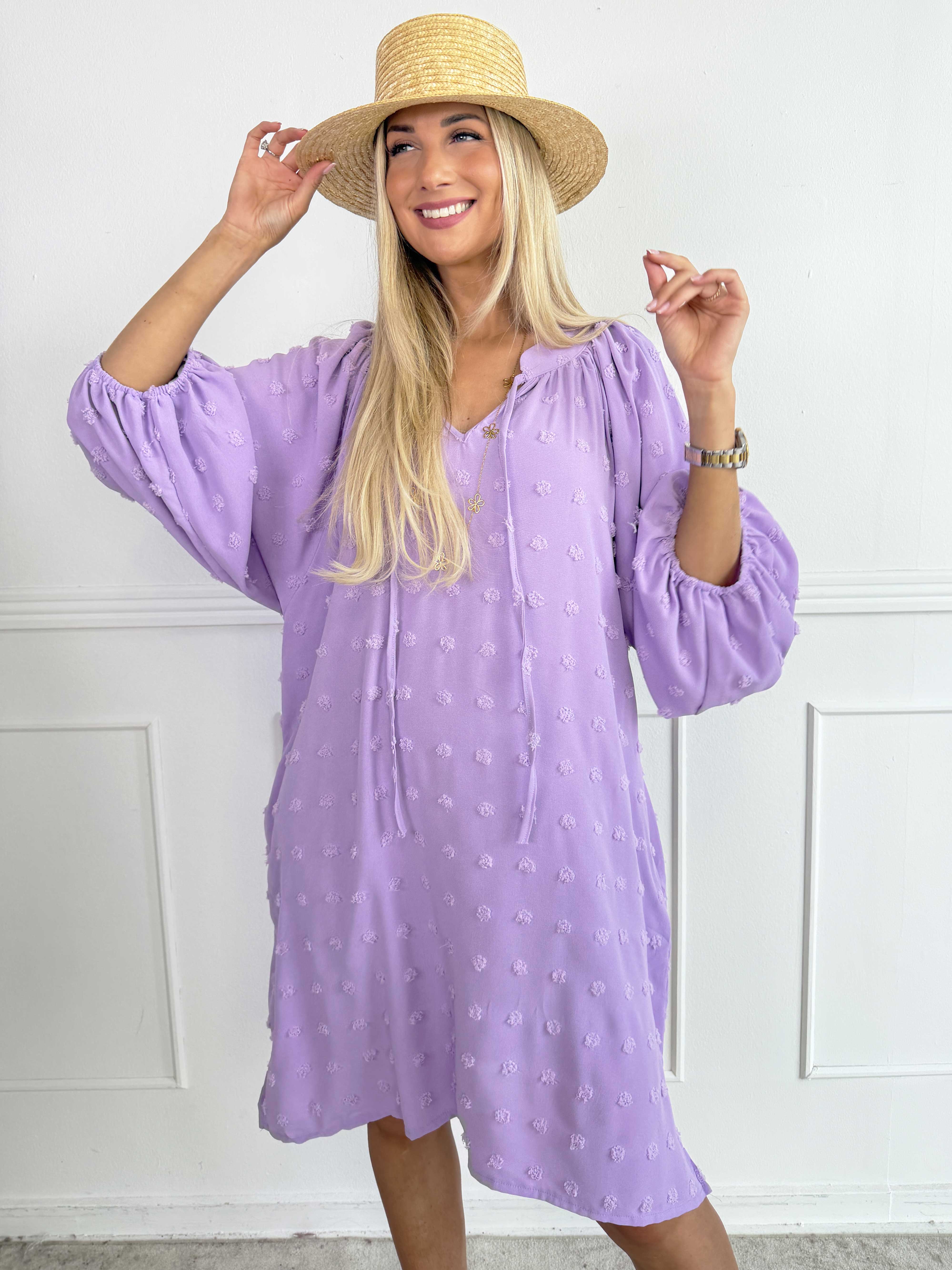 Amidala Romantic - Plus size kjole i viskose med smukke ballonærmer og prikket detaljer