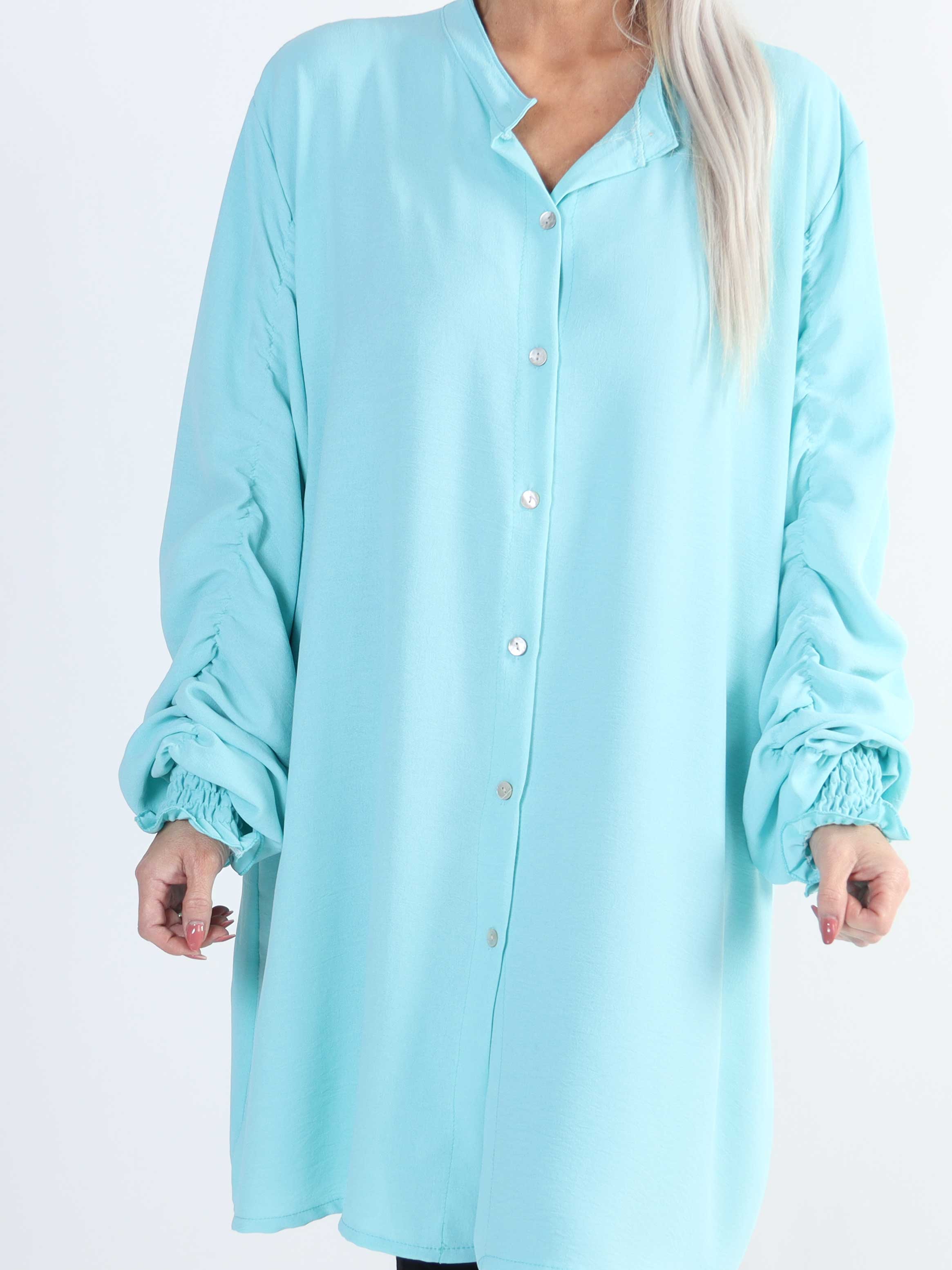 Athena - Lang plus size skjorte med rynk på ærmerne