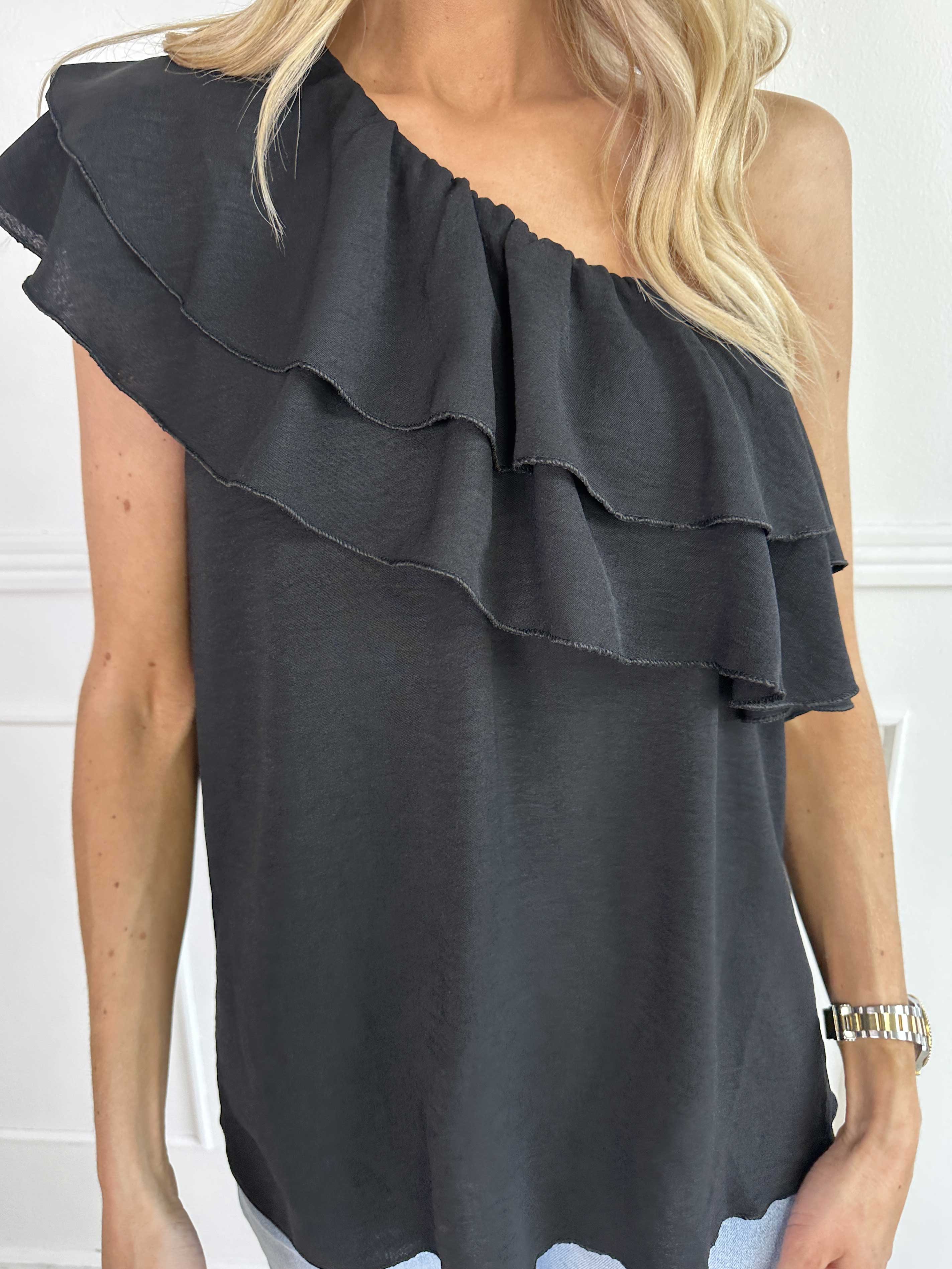 Catelyn Top - Sød one shoulder top med flæser