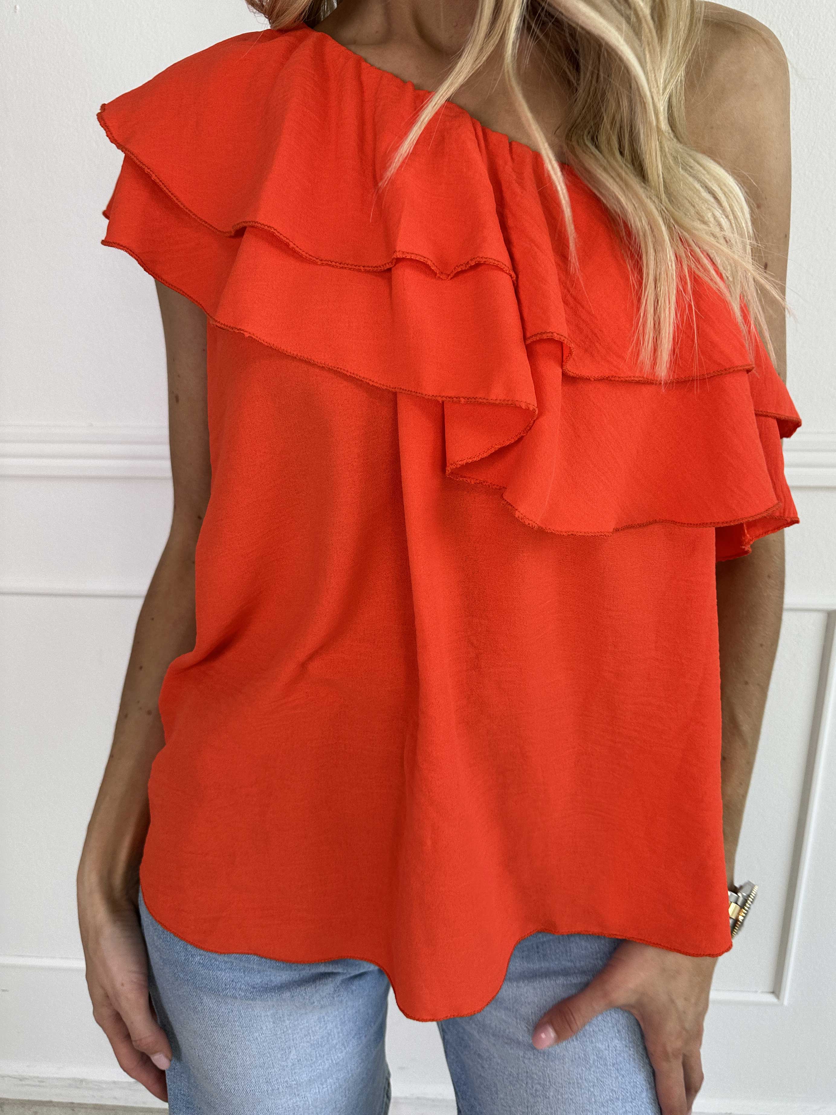 Catelyn Top - Sød one shoulder top med flæser