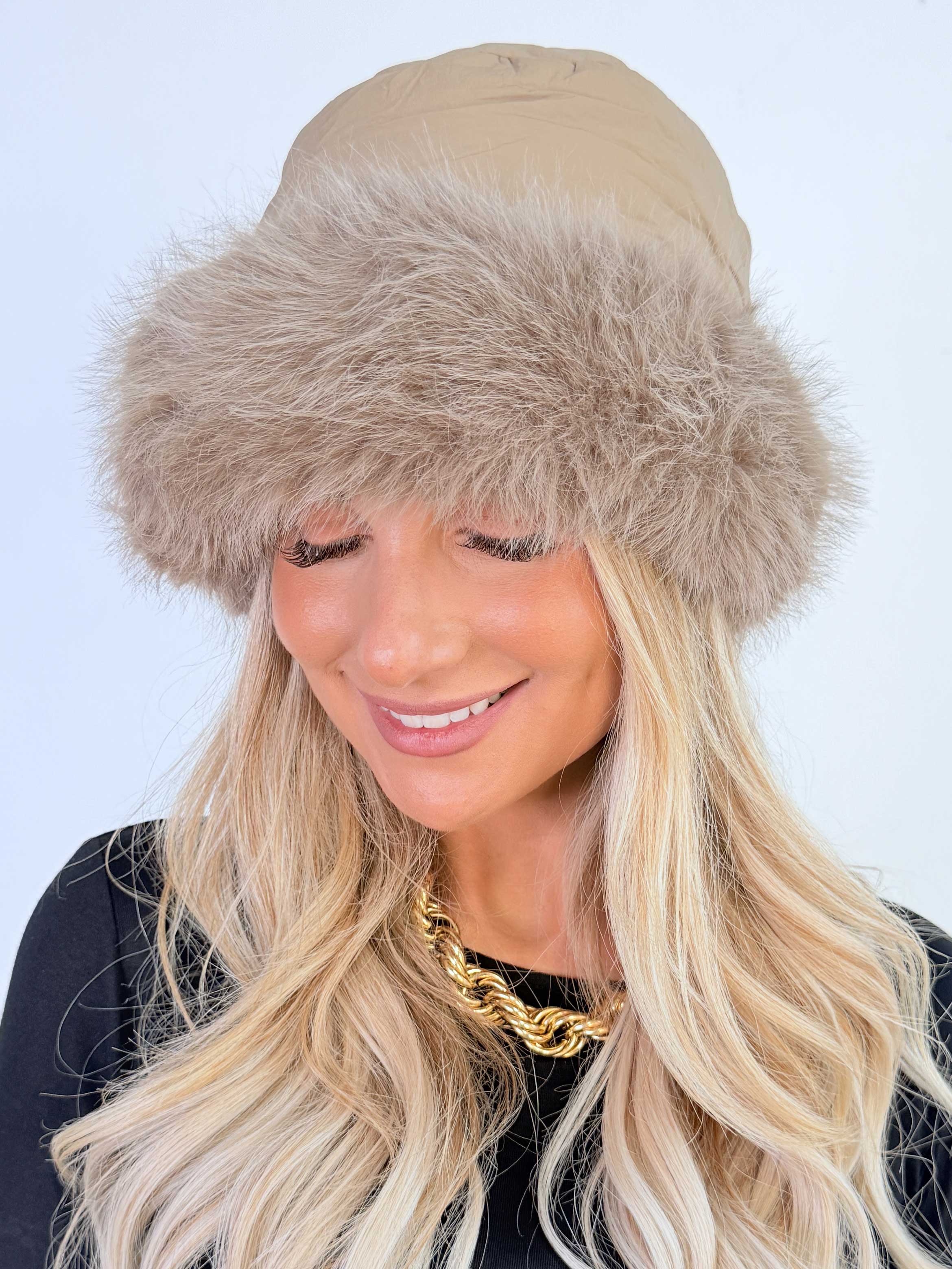 Cecil - Termohat med blød faux fur pelskant