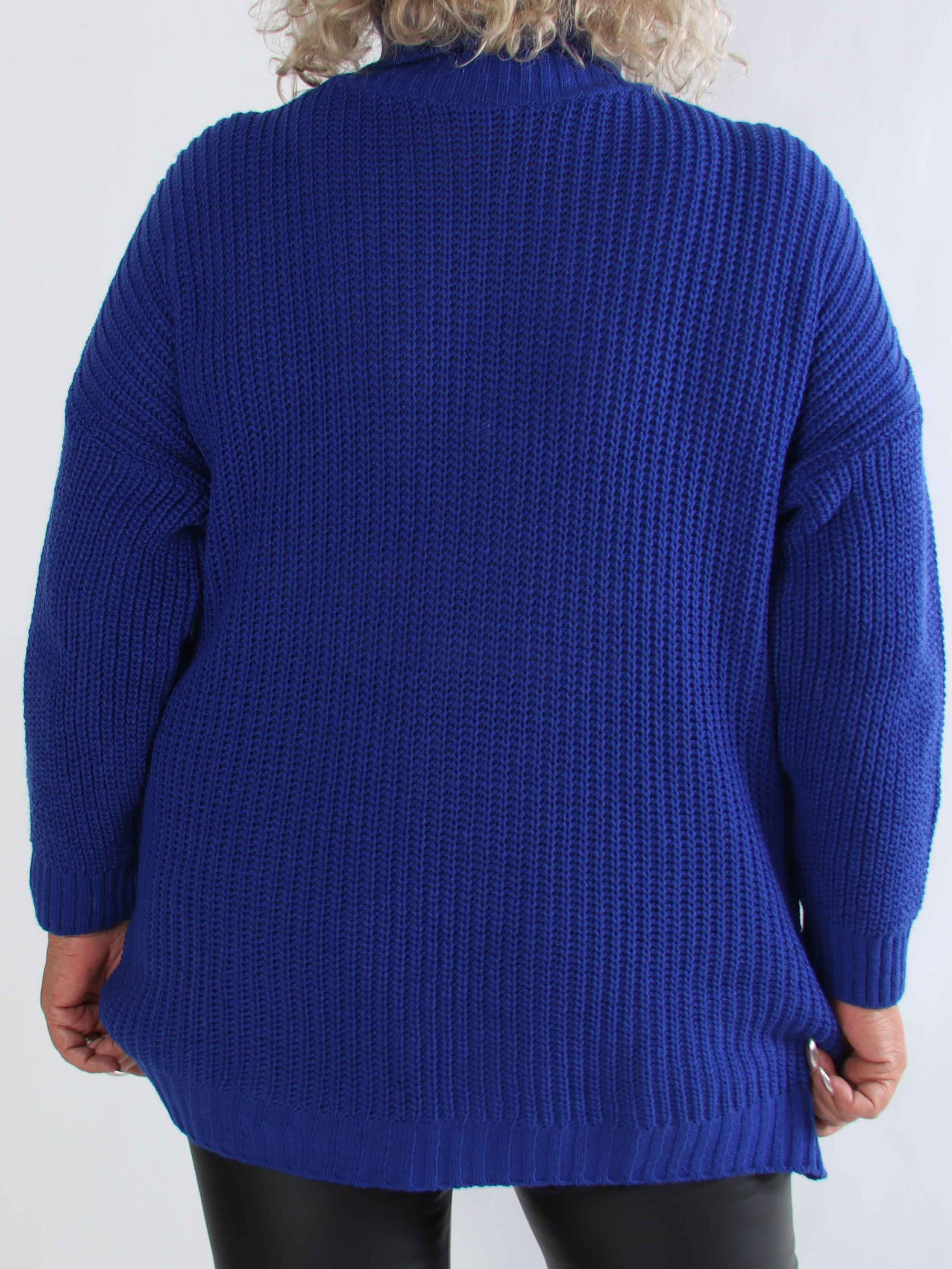 Cindy - Ensfarvet hyggelig plus size striktrøje med rullekrave