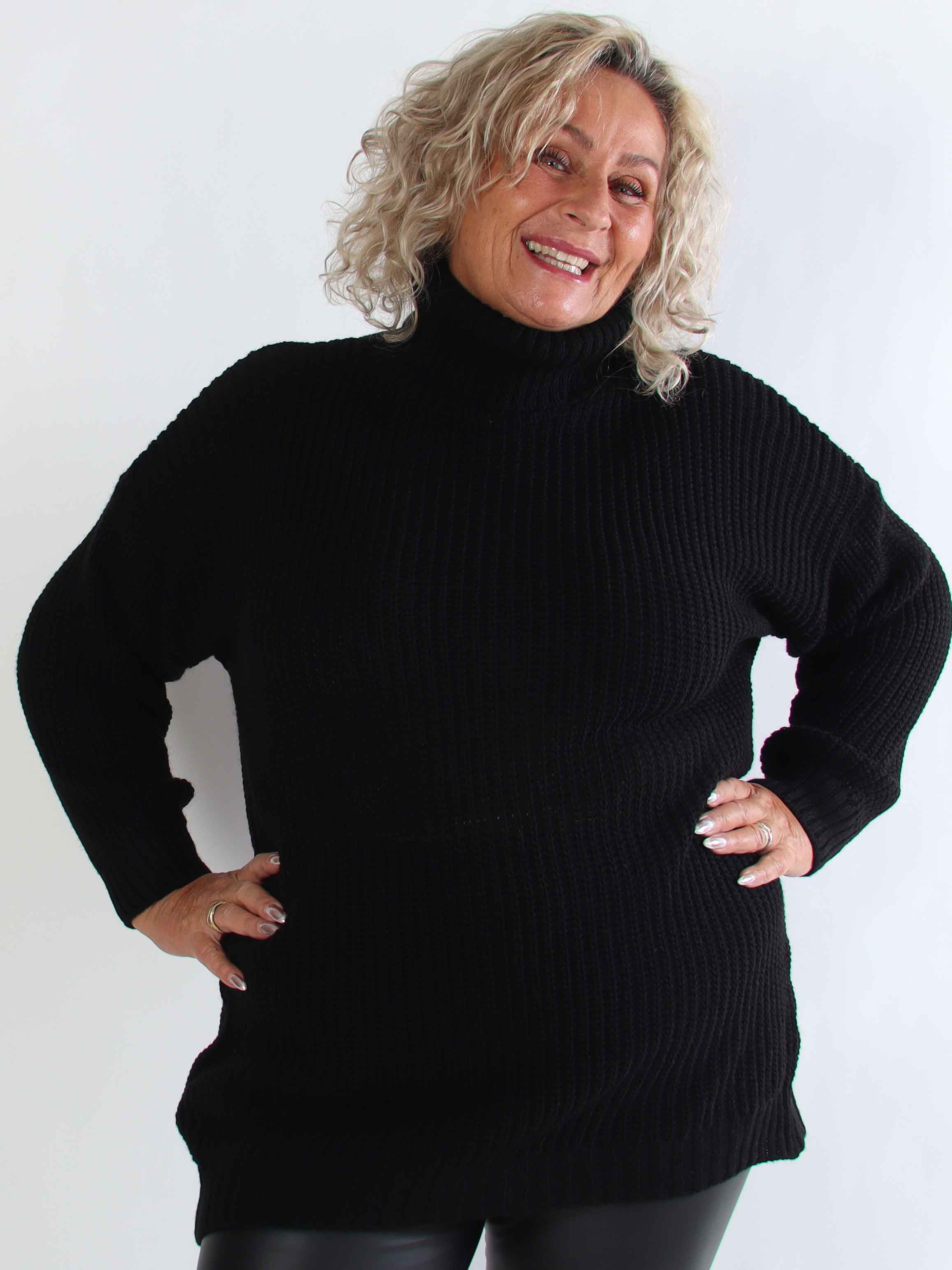 Cindy - Ensfarvet hyggelig plus size striktrøje med rullekrave