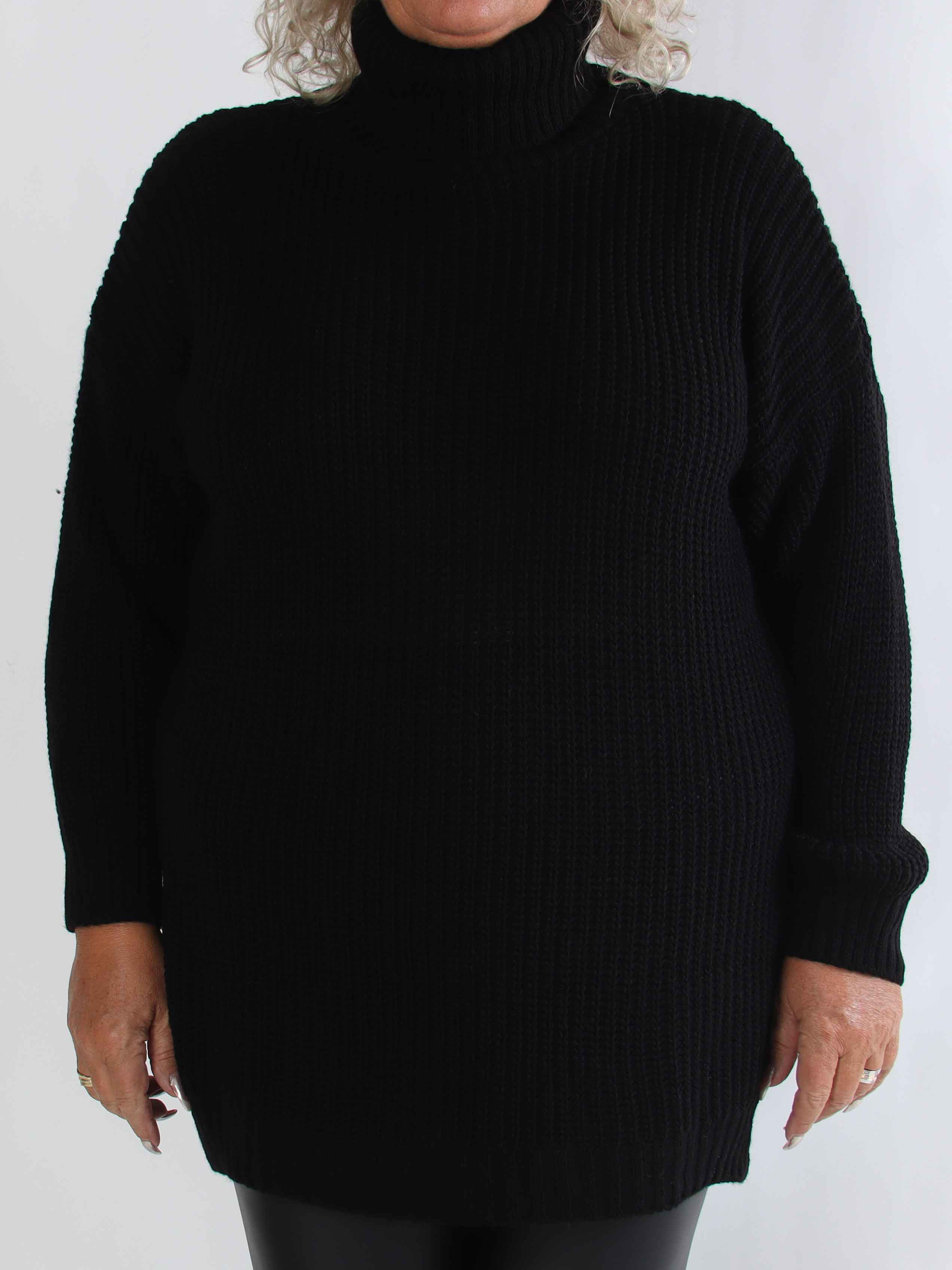 Cindy - Ensfarvet hyggelig plus size striktrøje med rullekrave