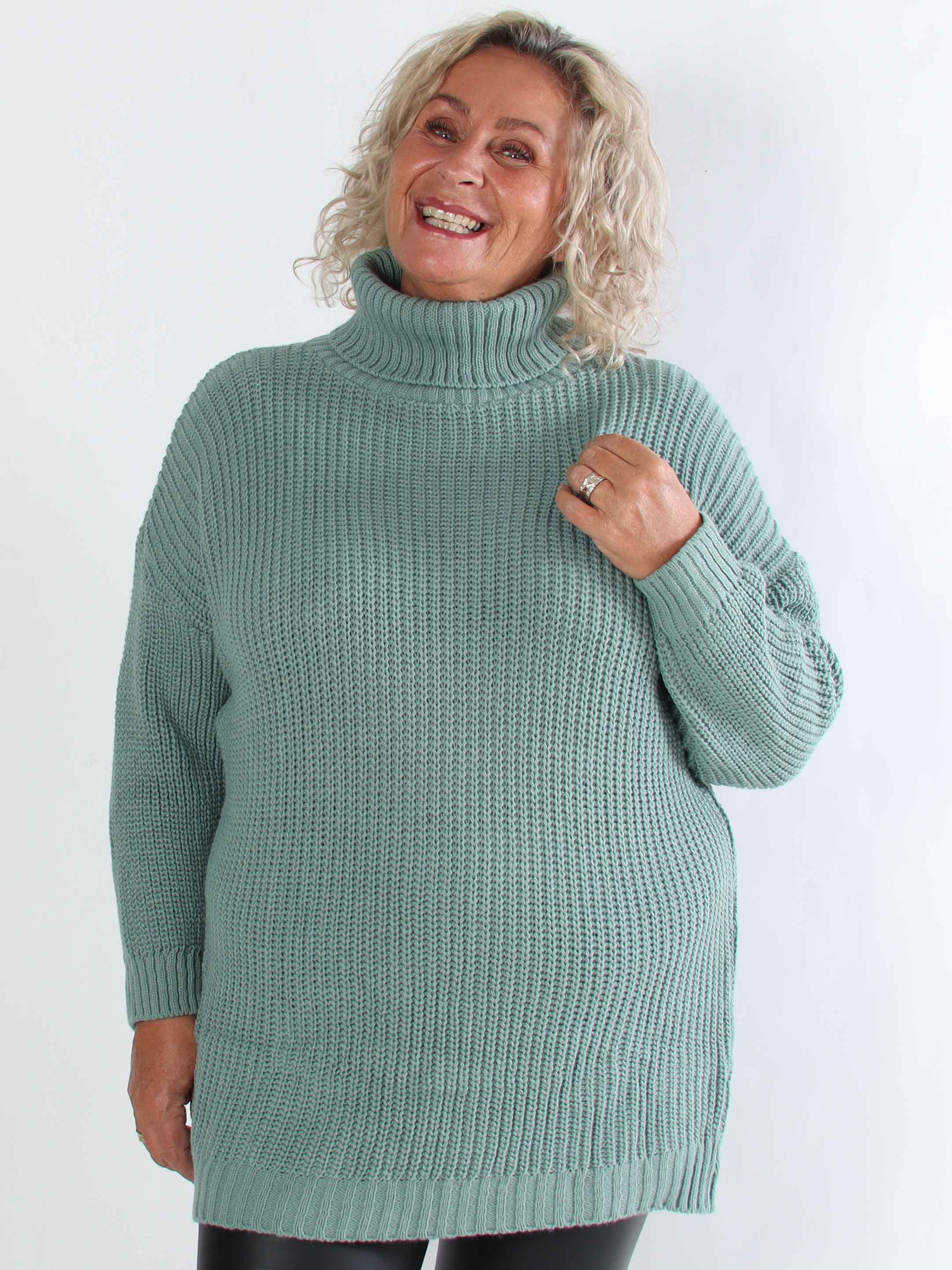 Cindy - Ensfarvet hyggelig plus size striktrøje med rullekrave