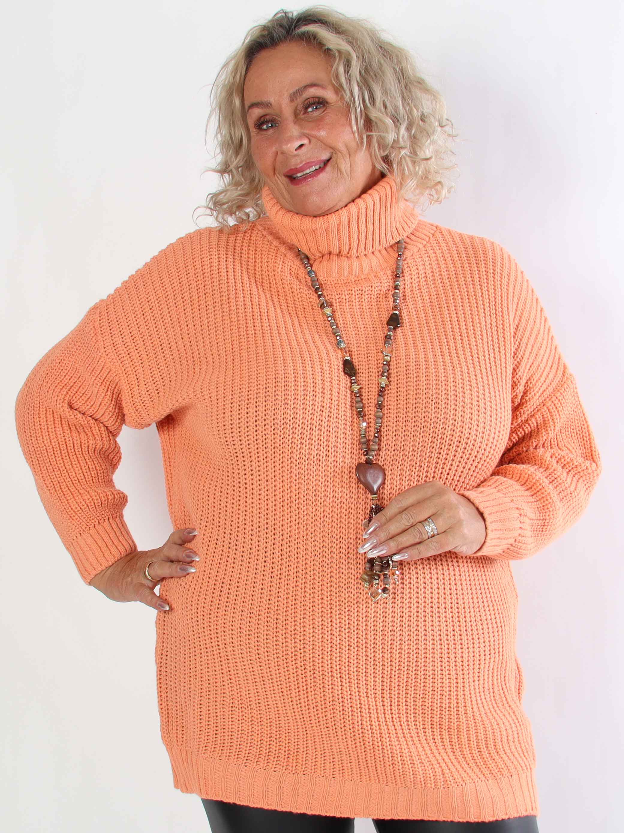 Cindy - Ensfarvet hyggelig plus size striktrøje med rullekrave