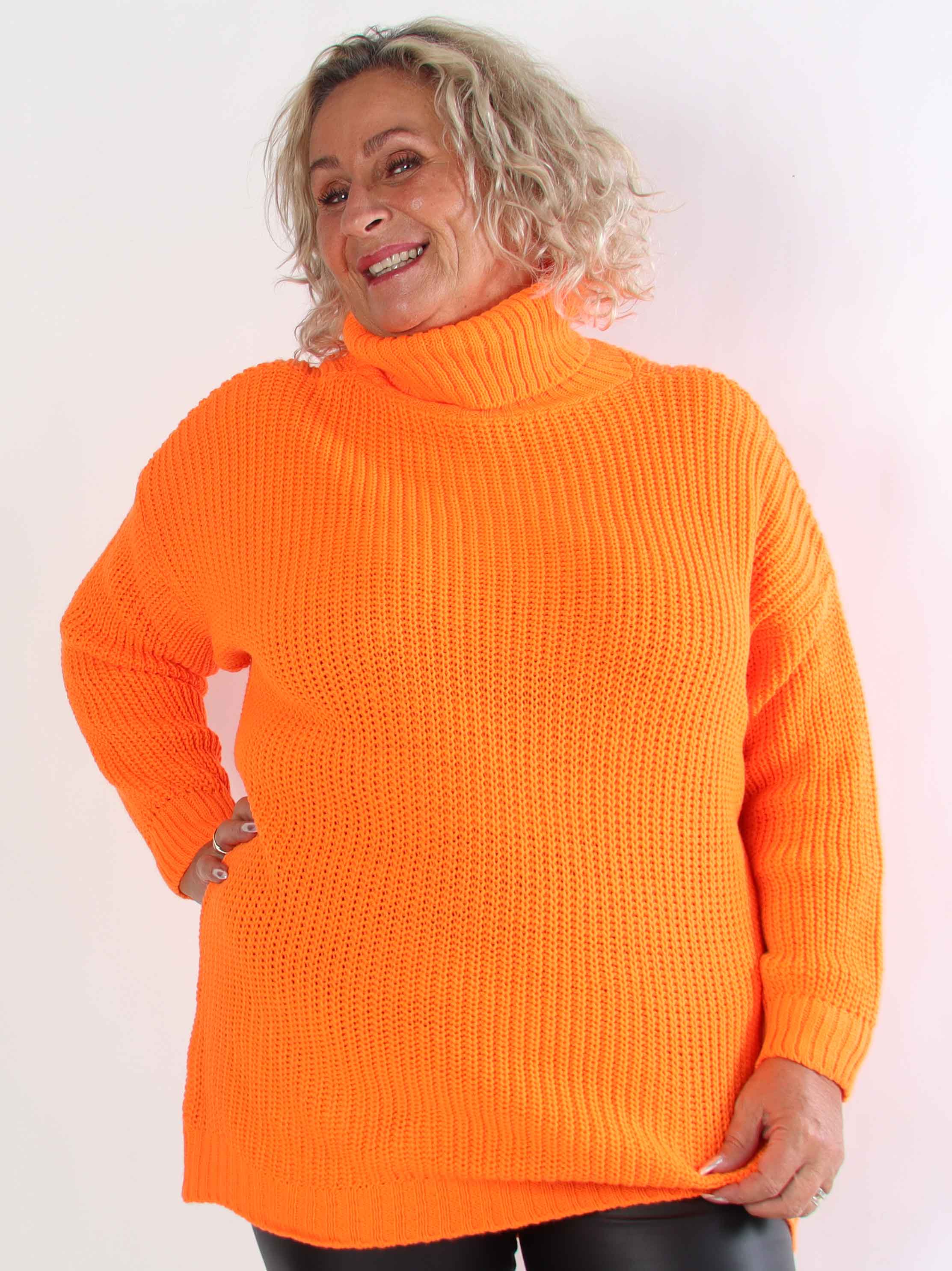 Cindy - Ensfarvet hyggelig plus size striktrøje med rullekrave