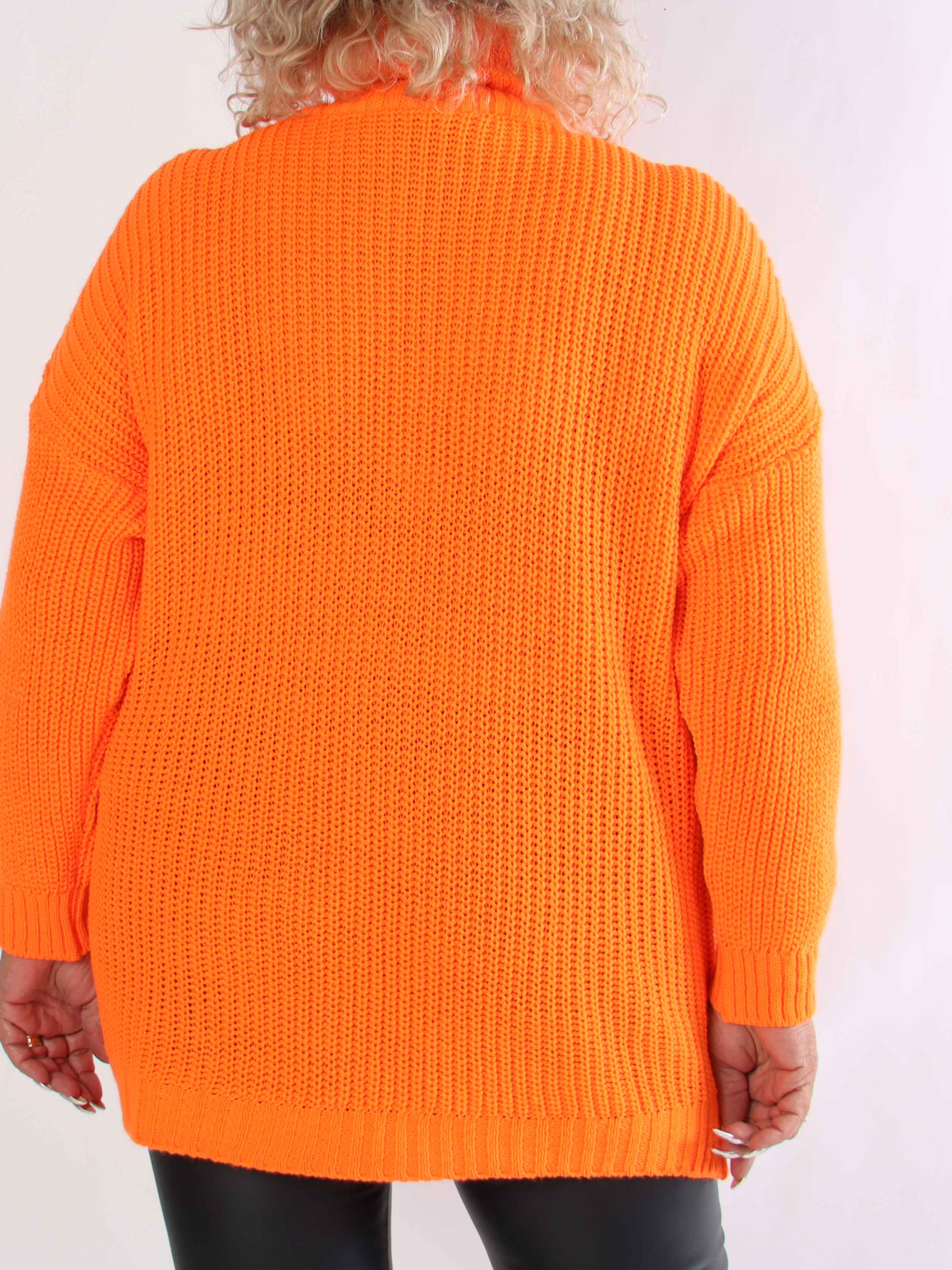 Cindy - Ensfarvet hyggelig plus size striktrøje med rullekrave