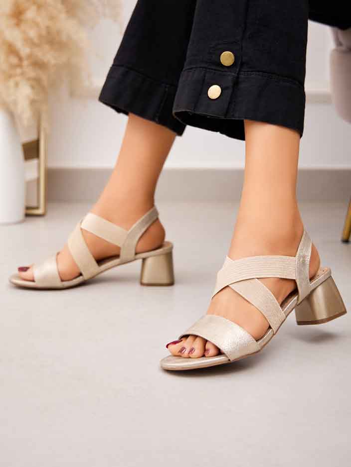 Devany - Sandaler med elastik remme og shiny blokhæl