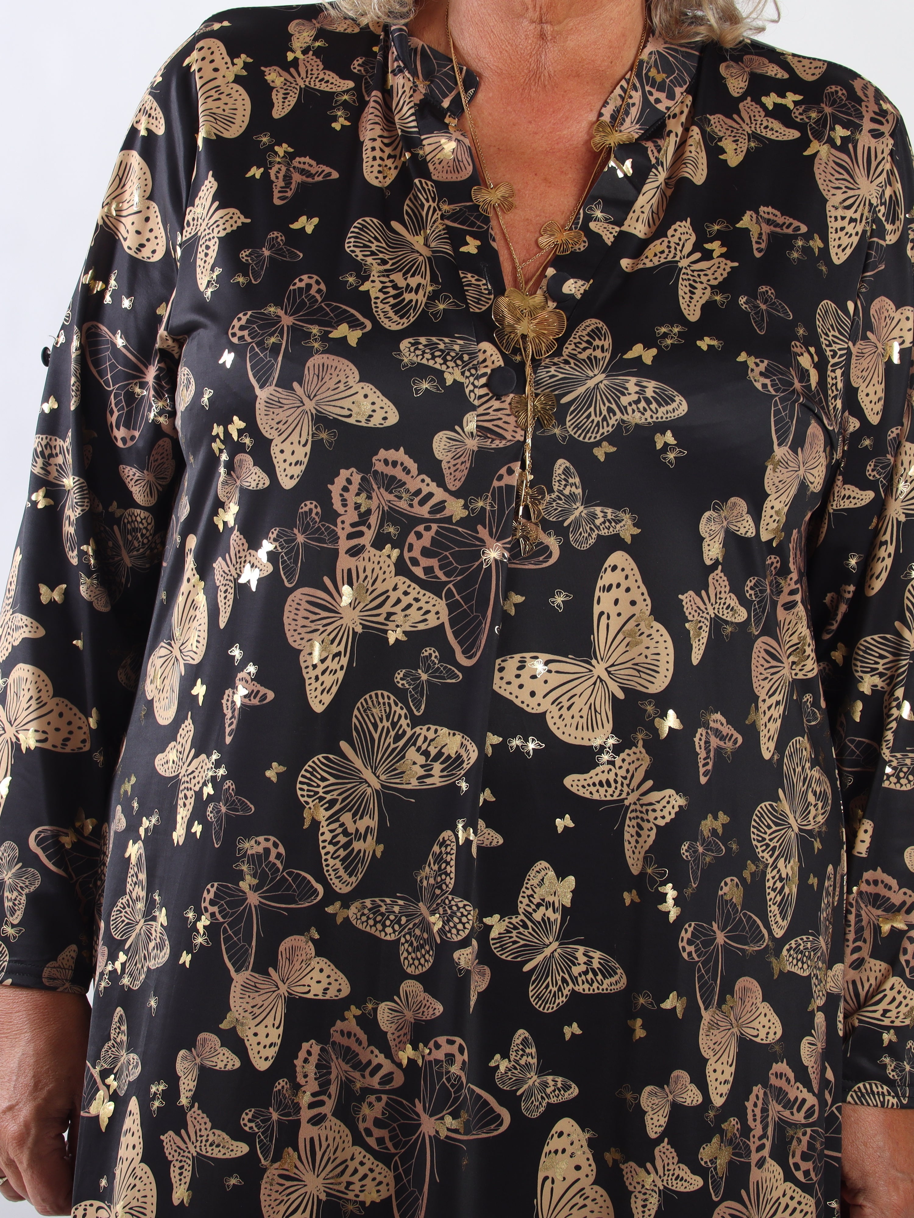 Ebba Butterfly - Elastisk plus size kjole med sommerfugle print