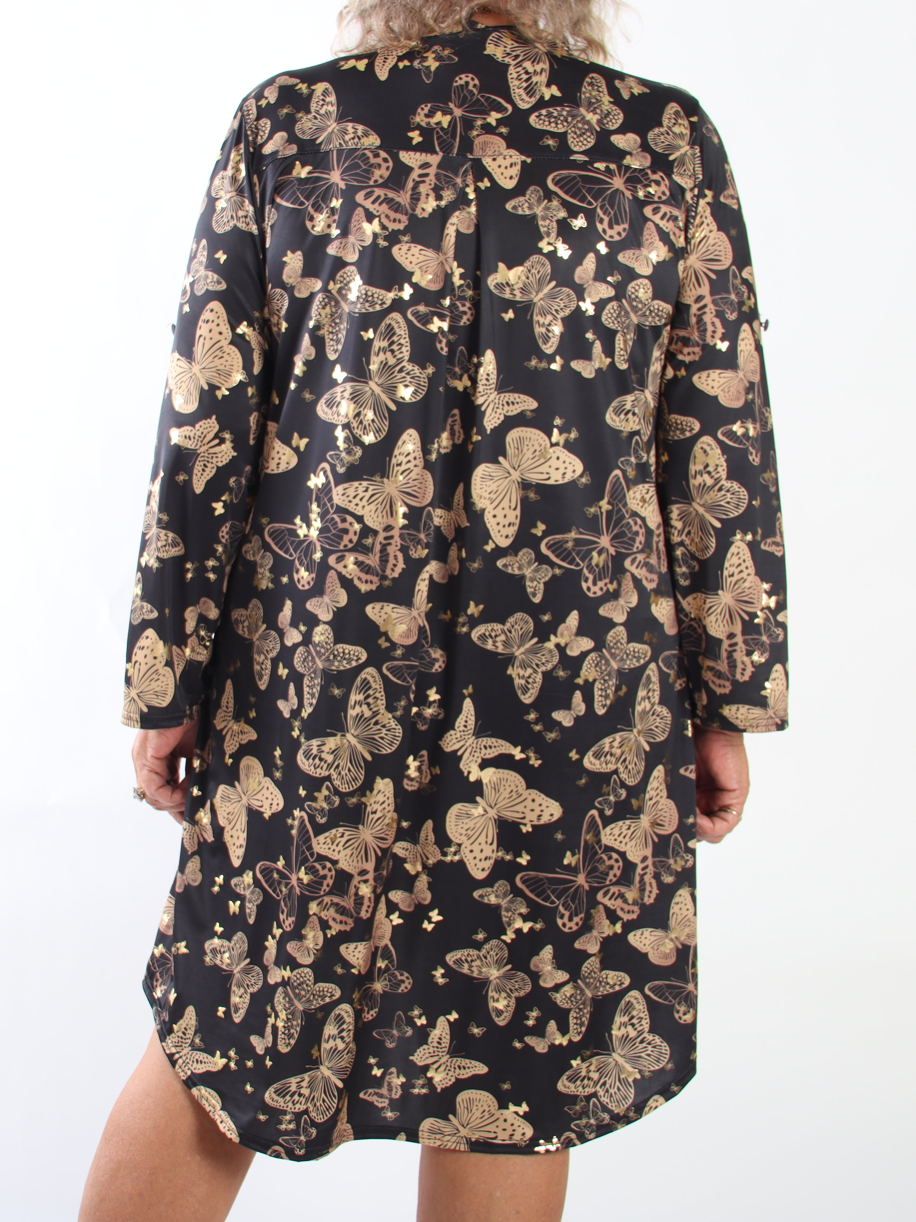 Ebba Butterfly - Elastisk plus size kjole med sommerfugle print