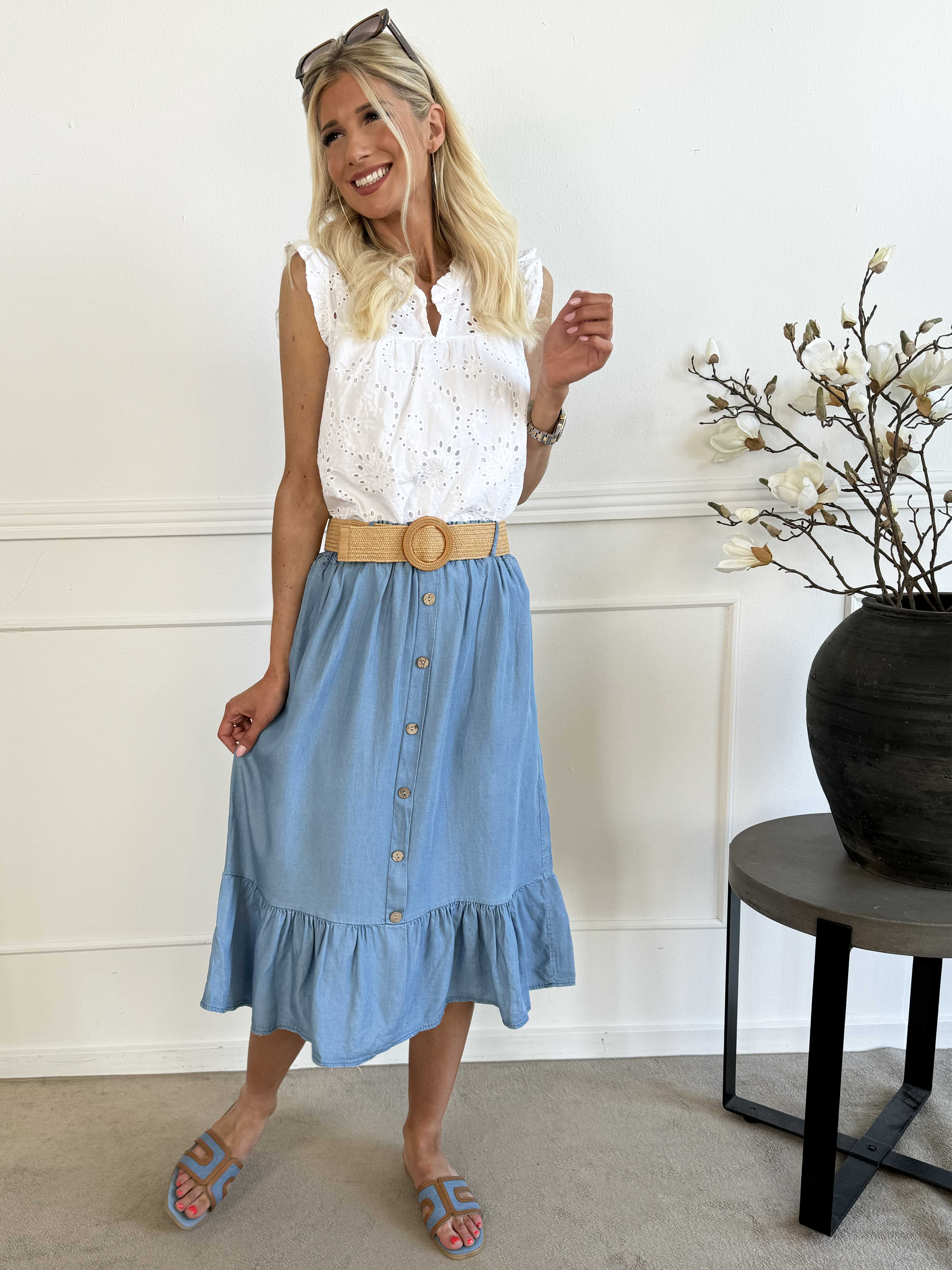 Edessa - Denim nederdel i let stof med bælte