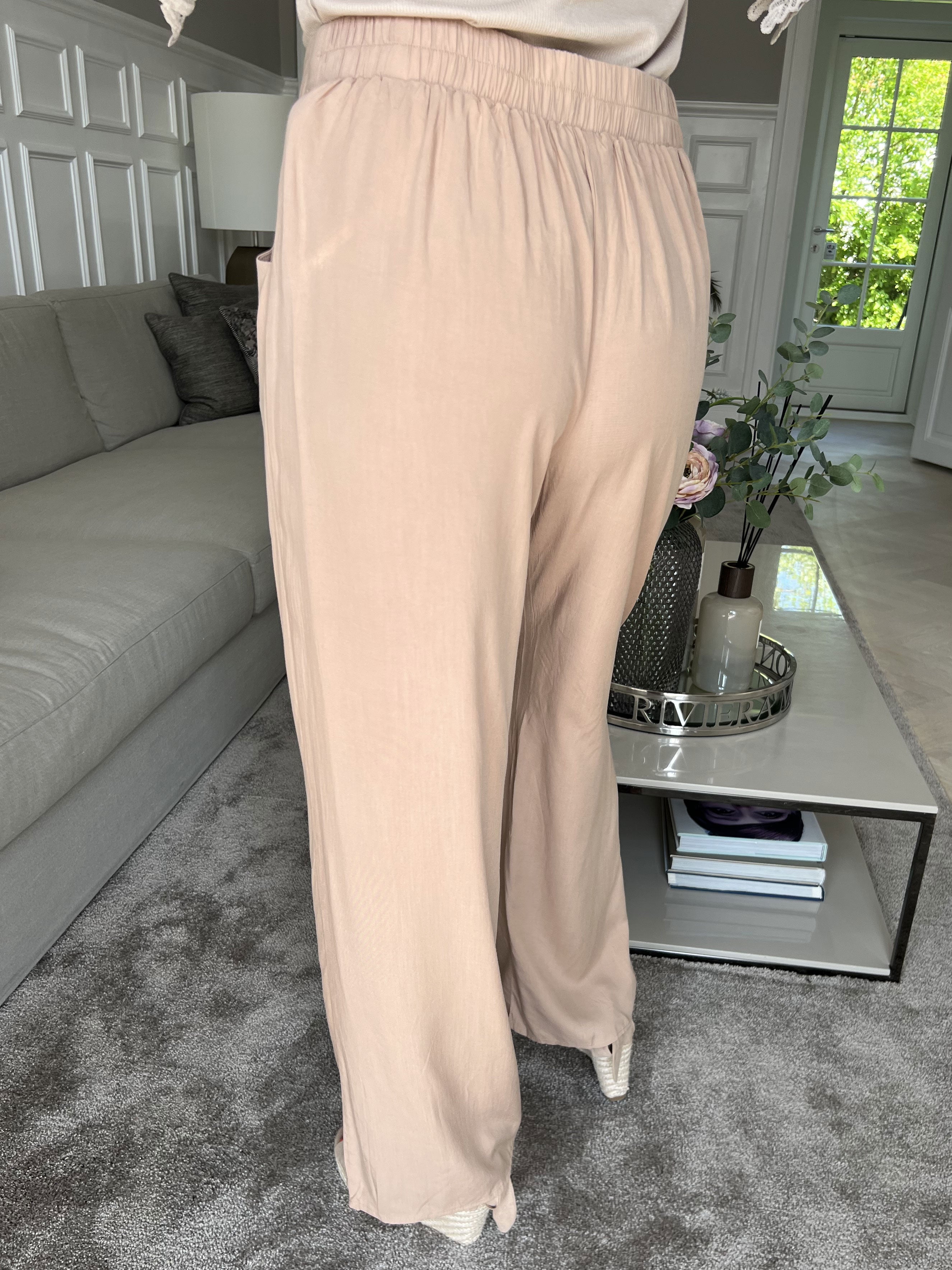 Emilie - Løse simple bukser i viskose