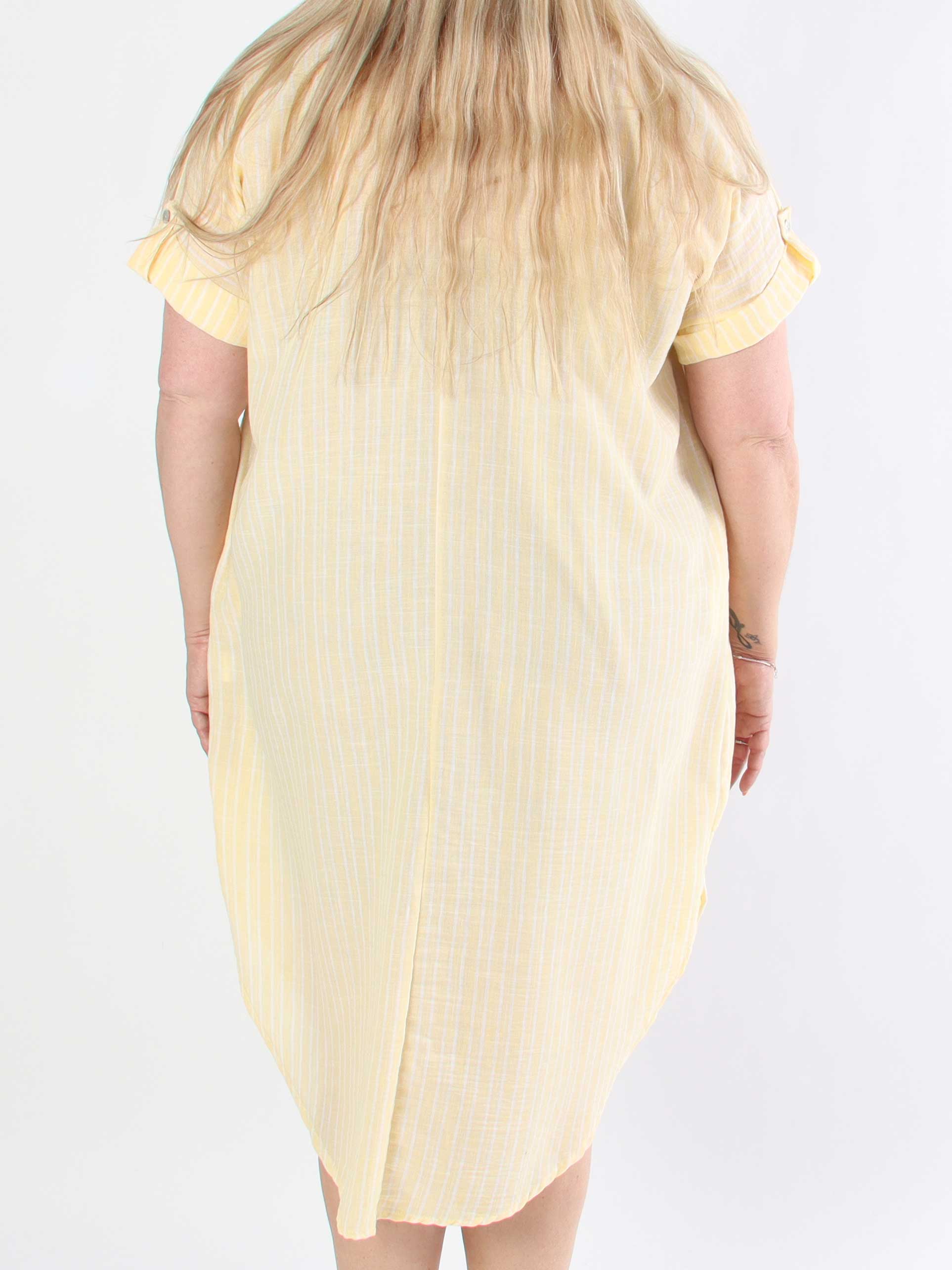 Evelyn - Stribet plus size tunikakjole med skjortekrave