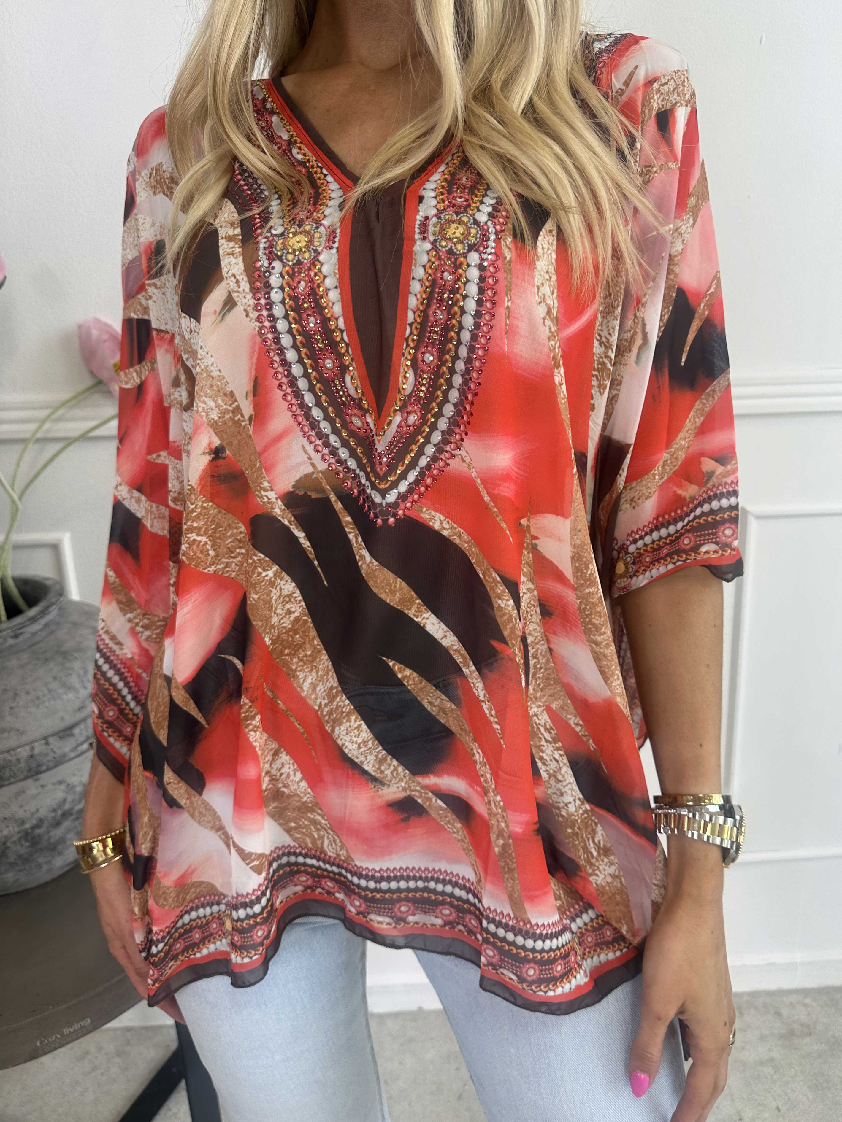 Harmonia - Mønstret tunika i chiffon med similisten