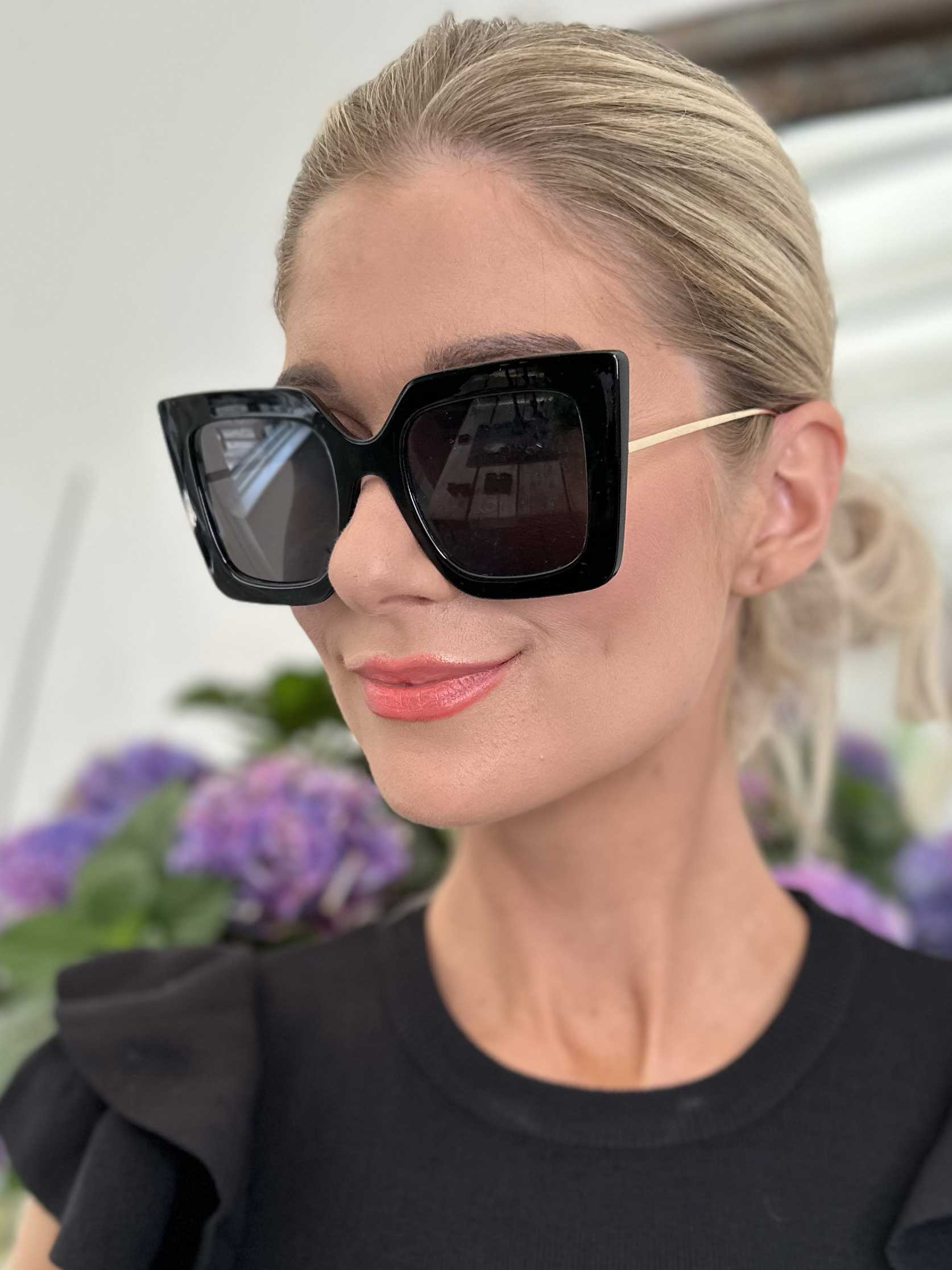 India - Store solbriller med guld stel