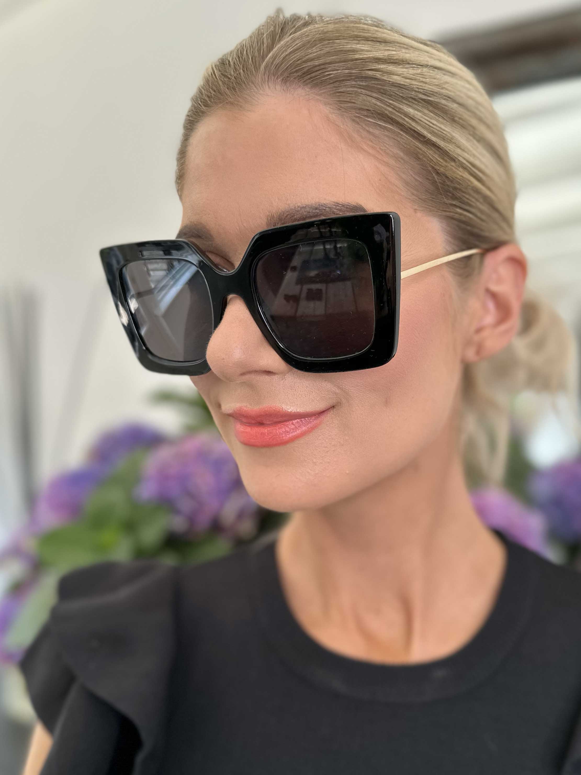 India - Store solbriller med guld stel