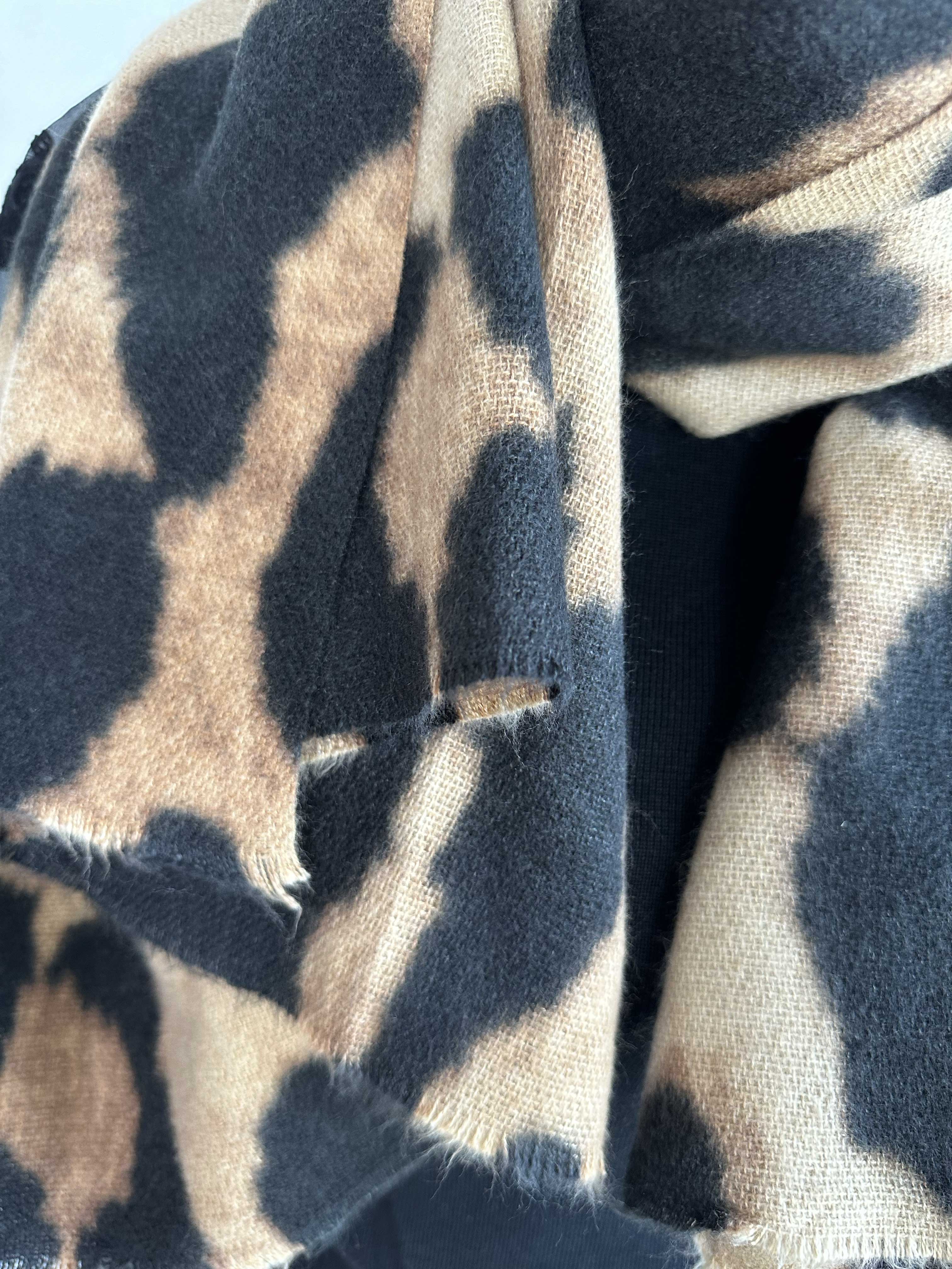 Isadora - Blødt og tykt tørklæde med leopardprint