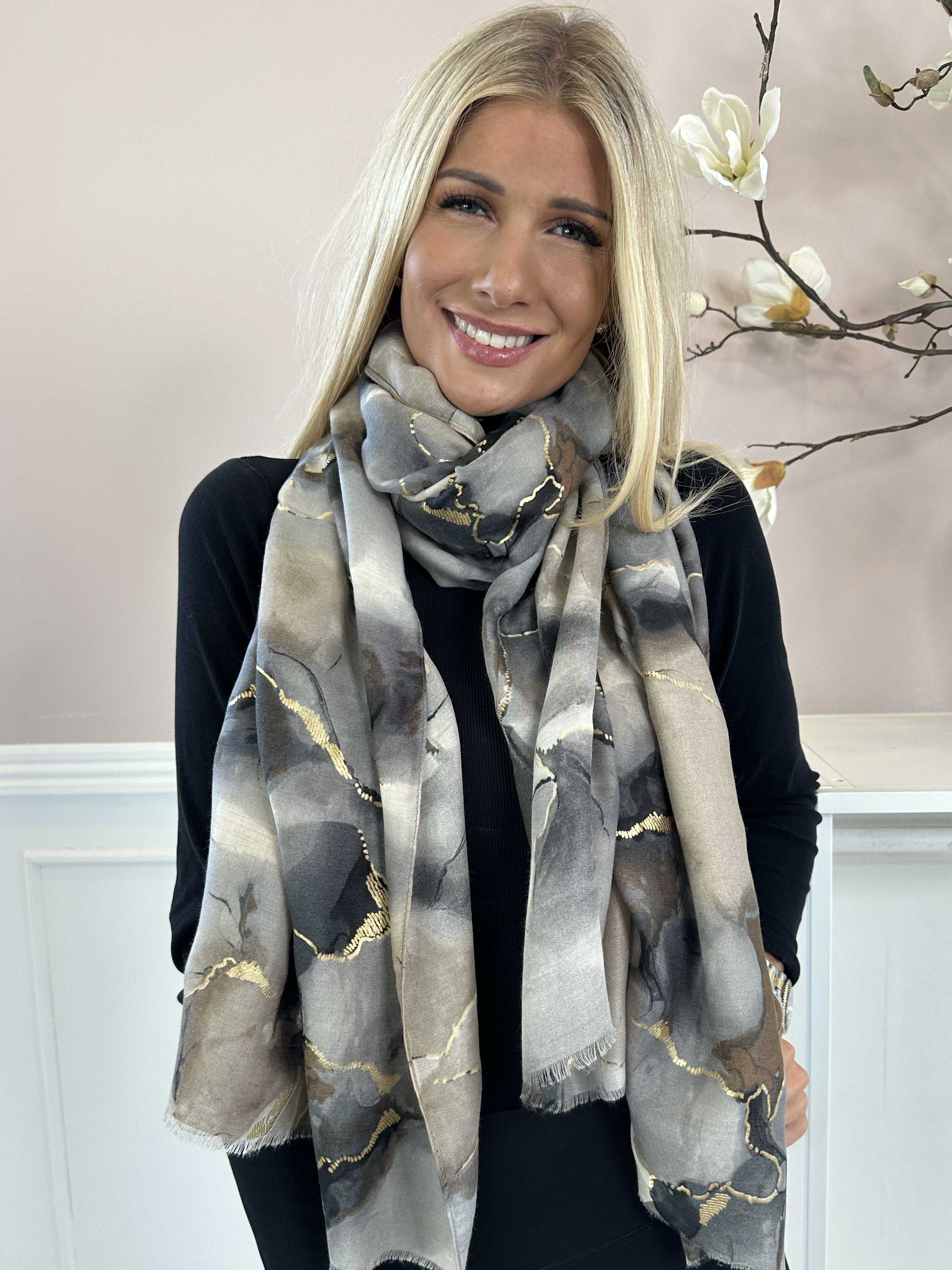 Jana Marble - Tørklæde i viskose med marmor print