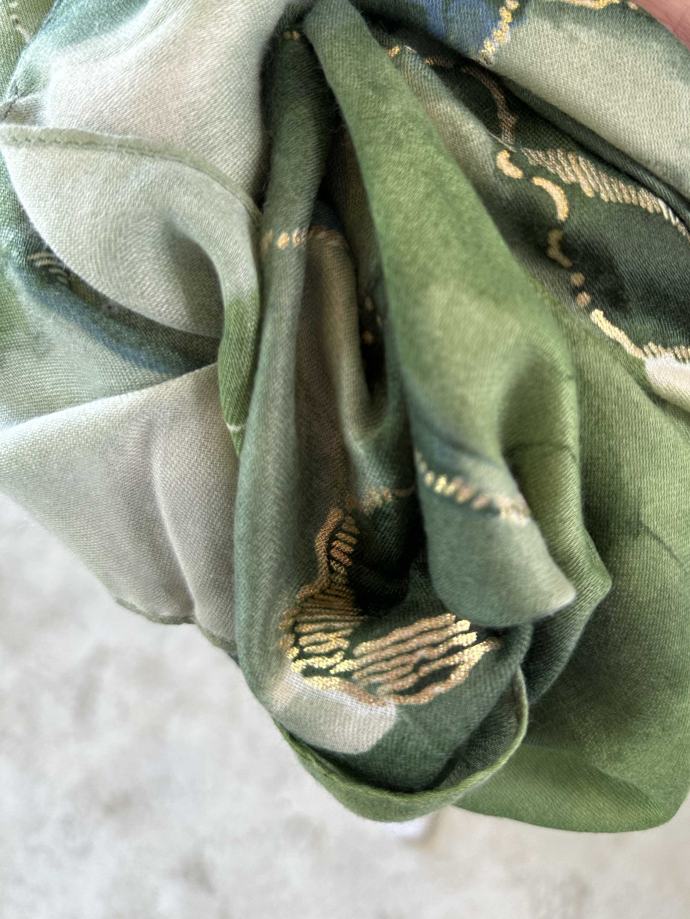 Jana Marble - Tørklæde i viskose med marmor print