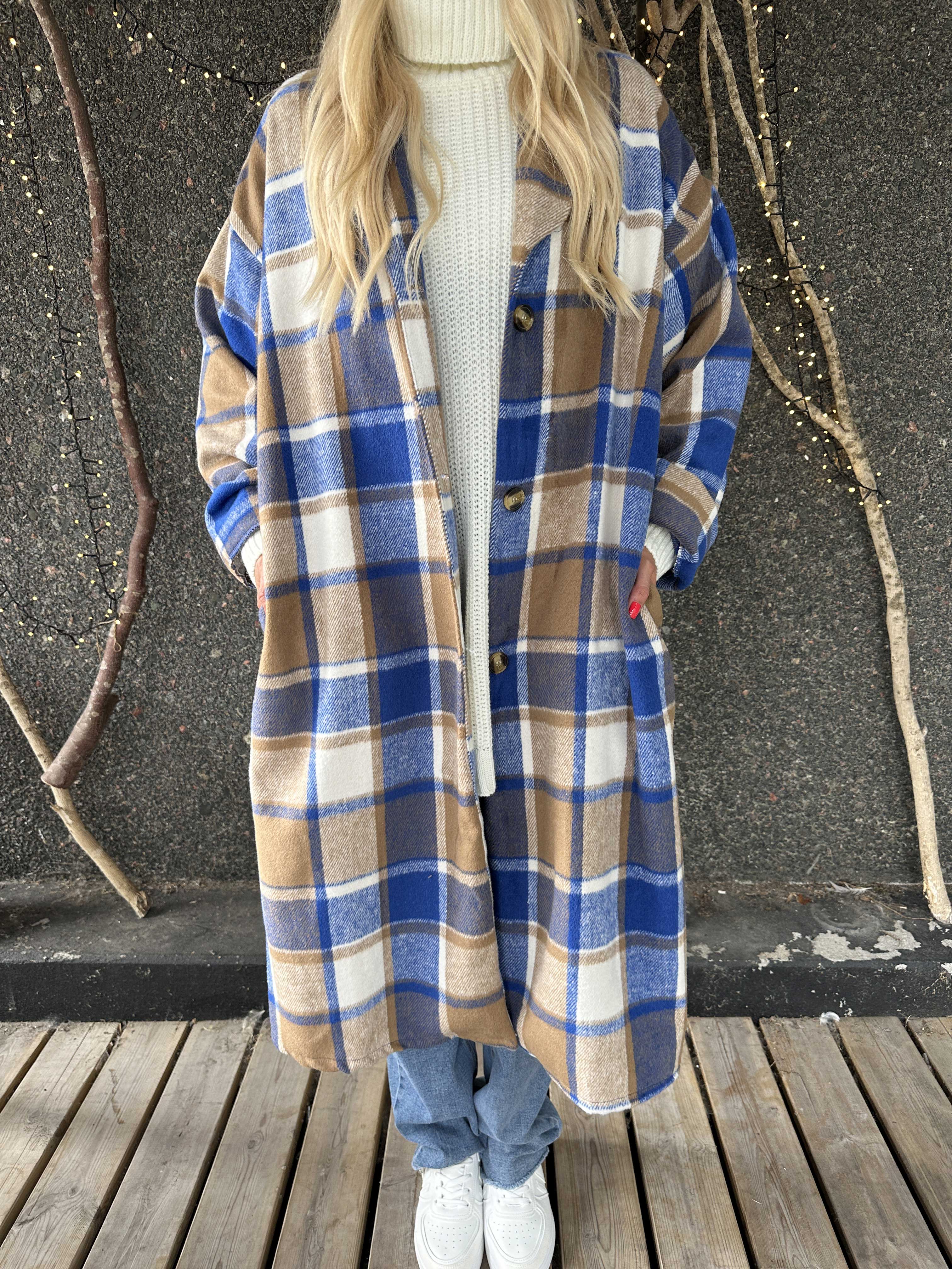 Karoline - Lang ternet skjortejakke i viskose