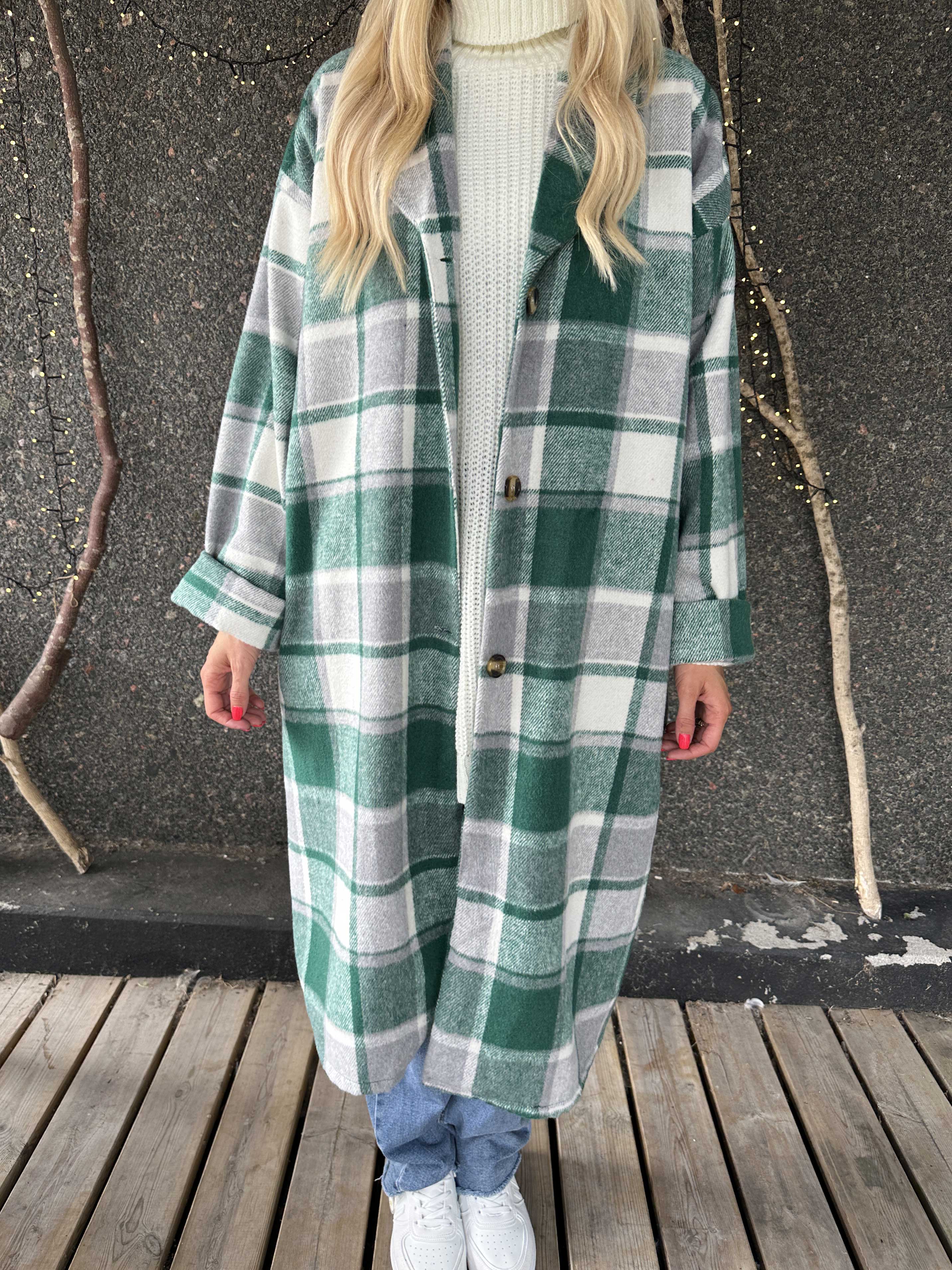 Karoline - Lang ternet skjortejakke i viskose