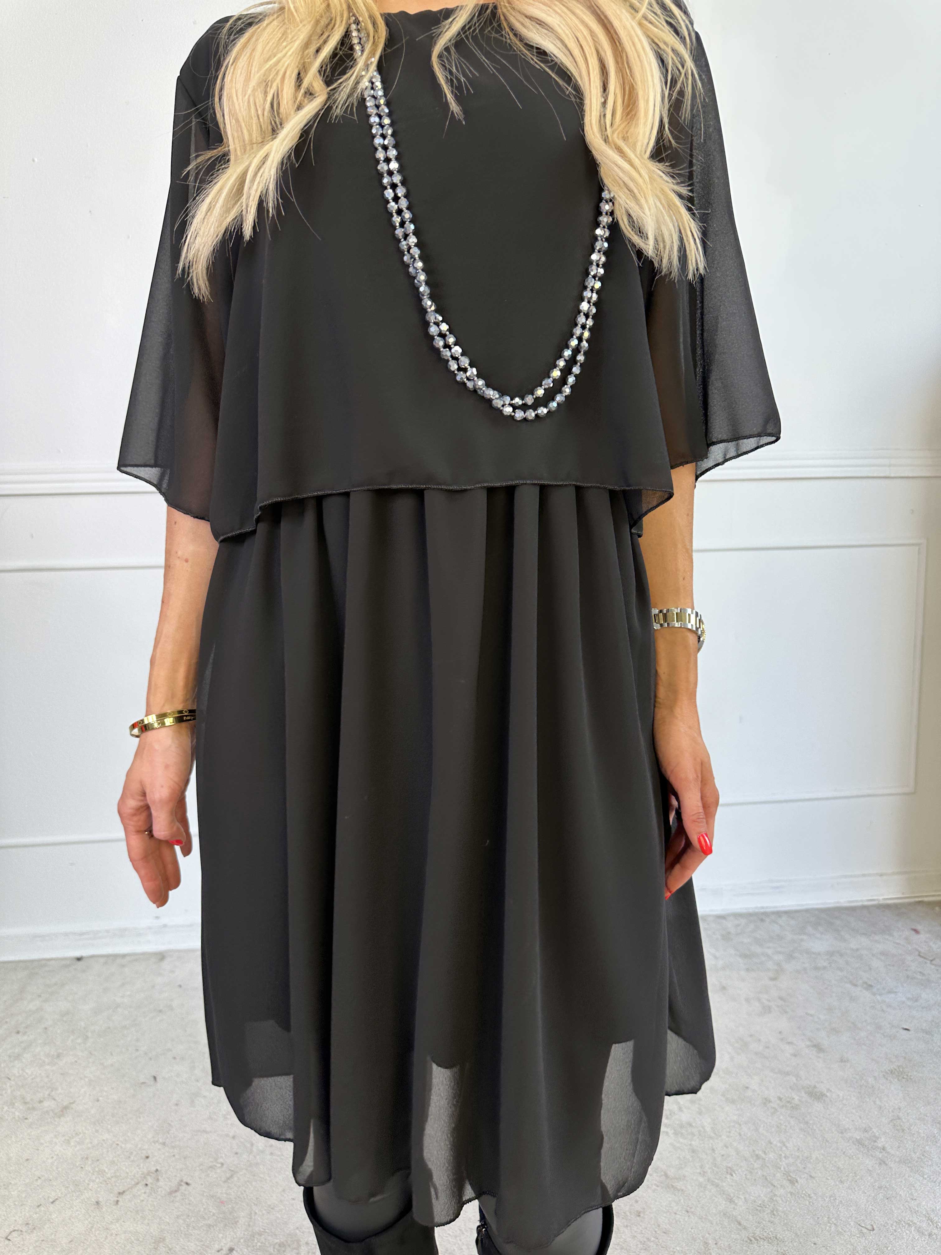 Kristina Plain - Sød plain kjole i chiffon med flæselag