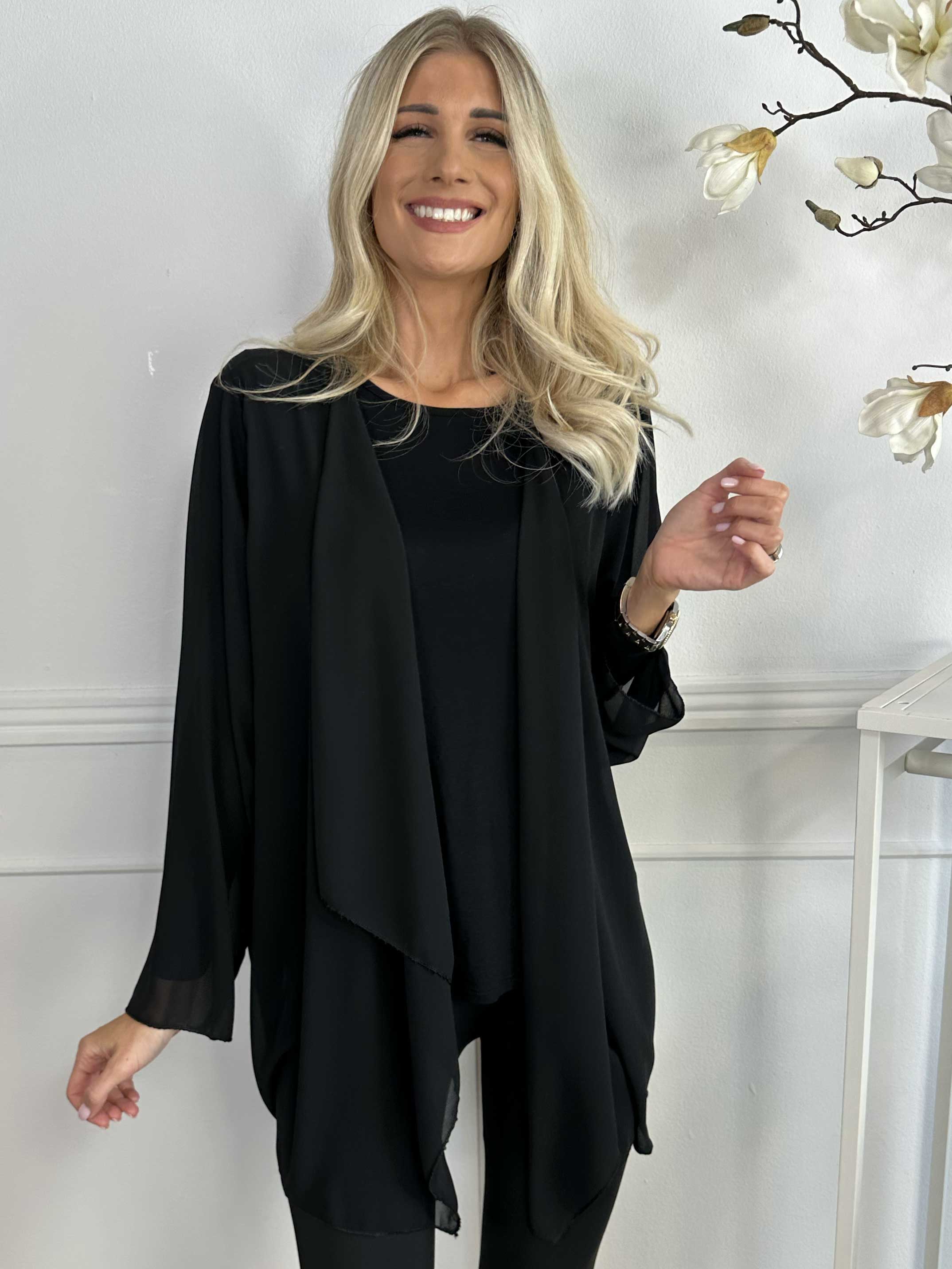 Layla - Kort let cardigan i chiffon