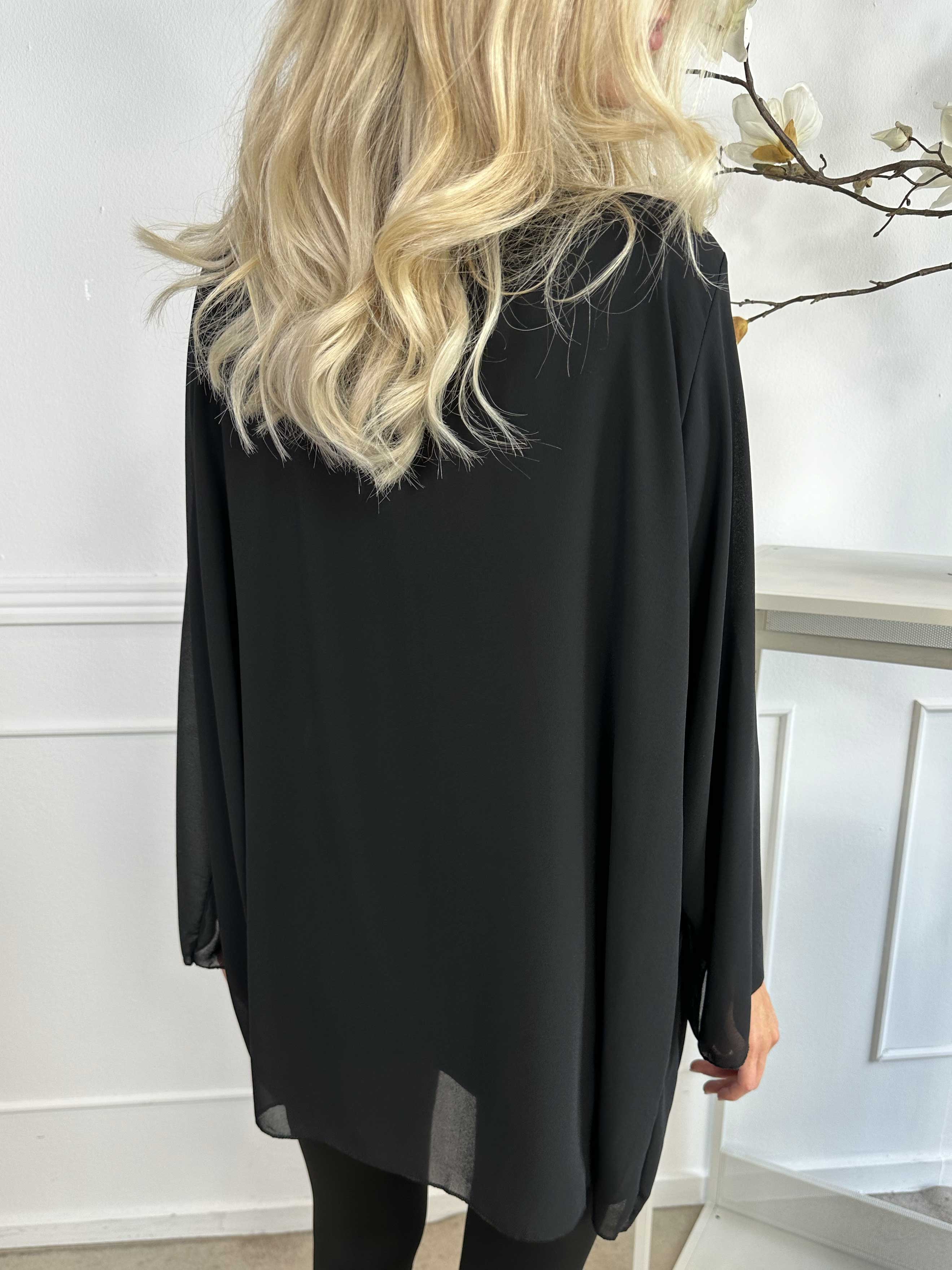 Layla - Kort let cardigan i chiffon