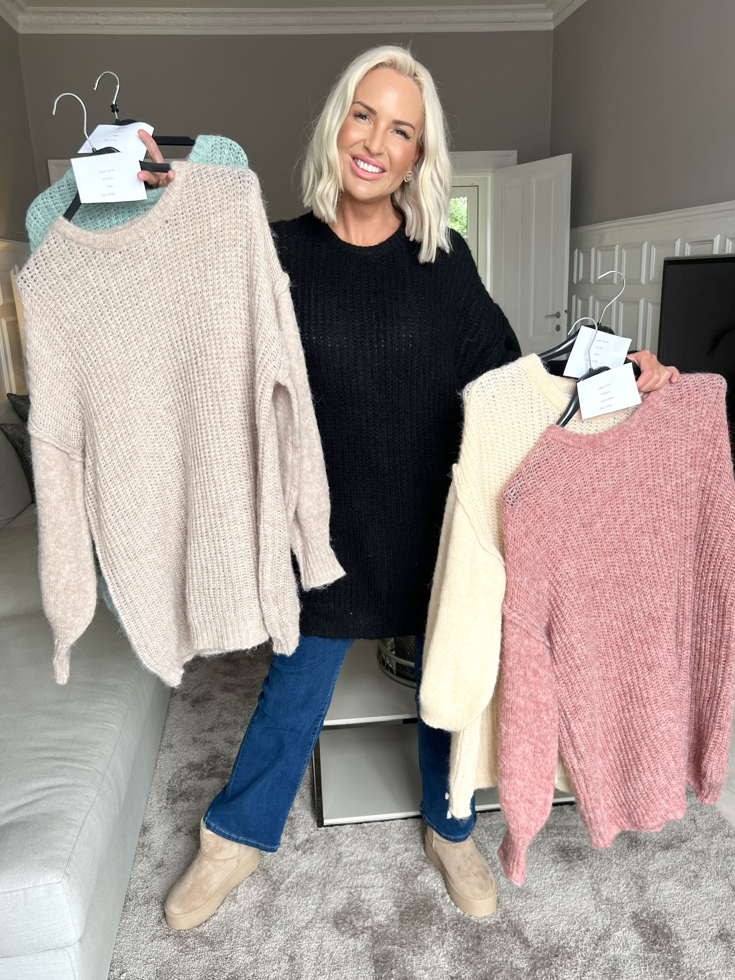 Leana - Lang blød strikbluse med ballonærmer