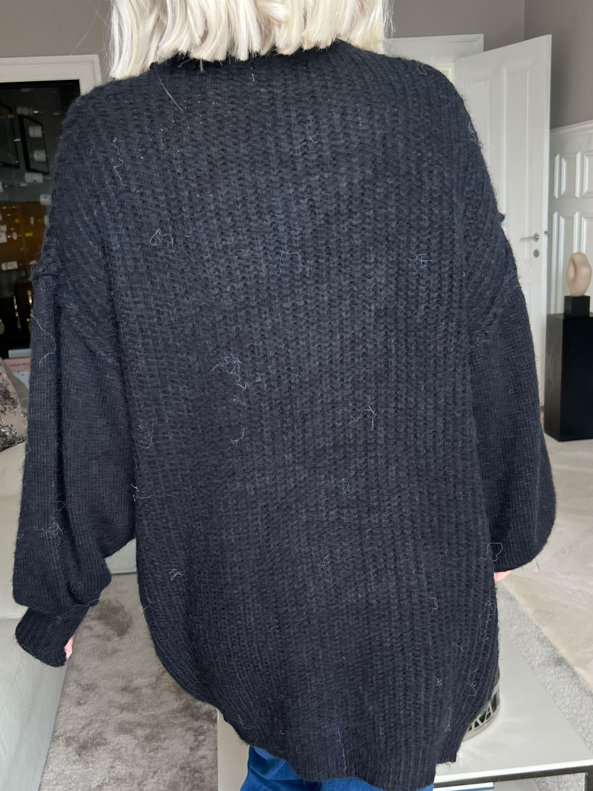 Leana - Lang blød strikbluse med ballonærmer