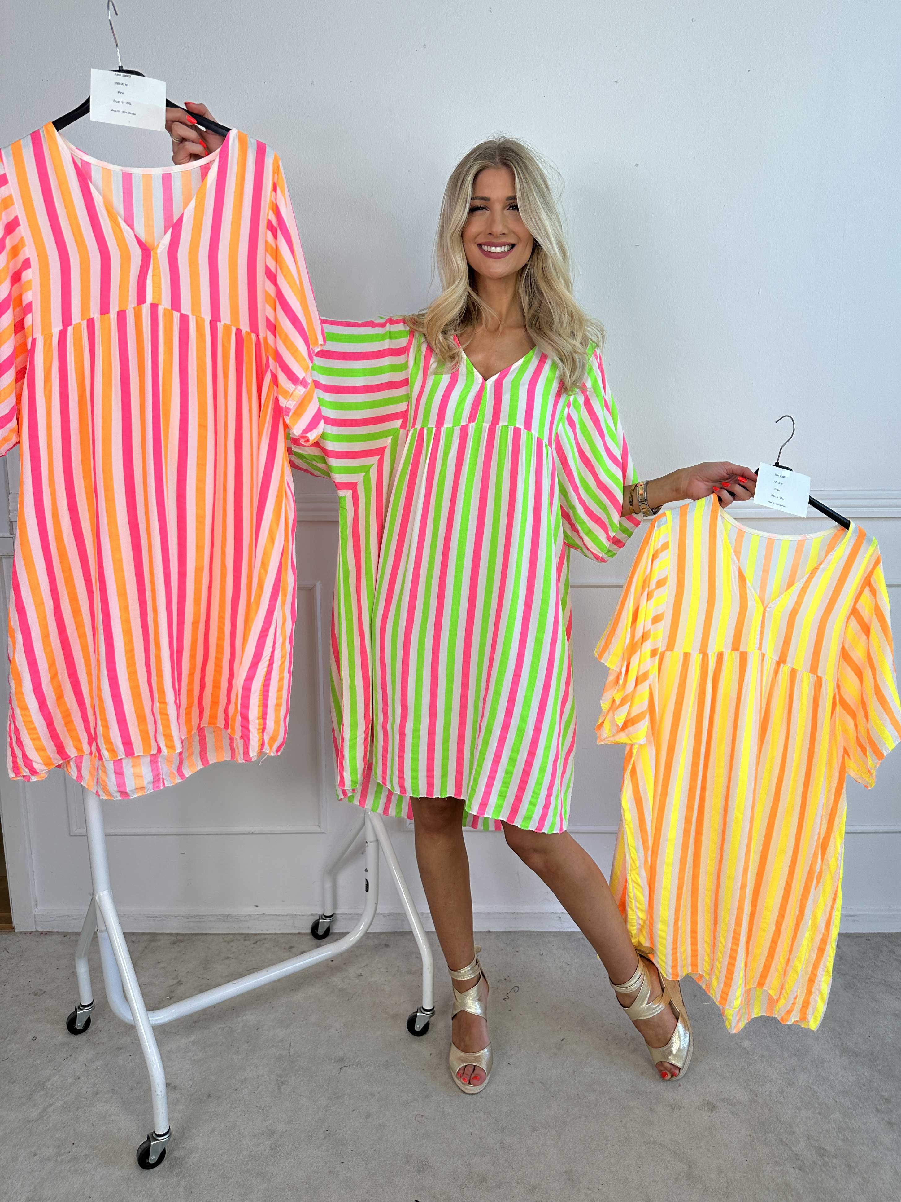 Leto - Sød viskosekjole med farvede striber