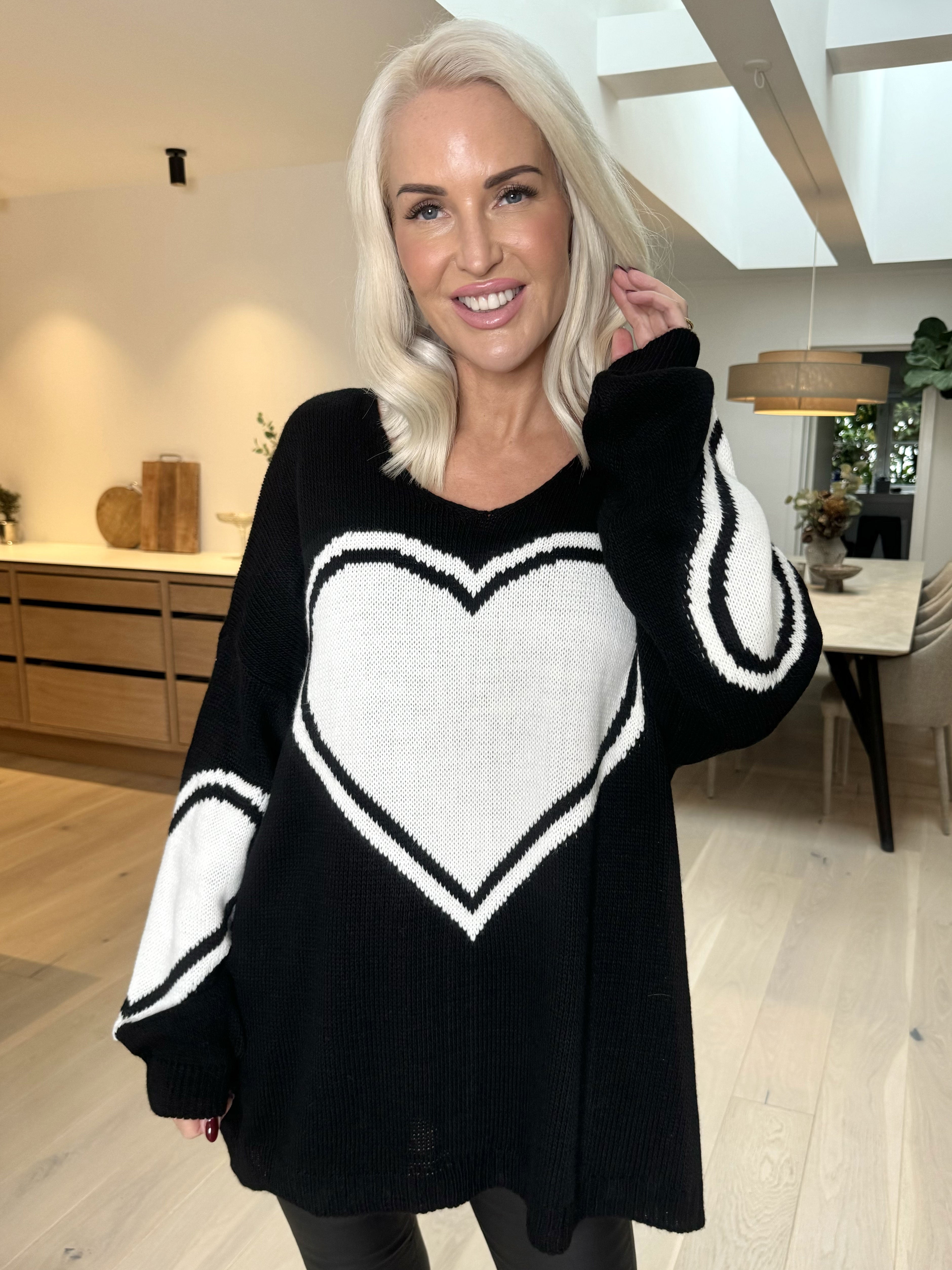 Lorena - Strikbluse med stort hjerte