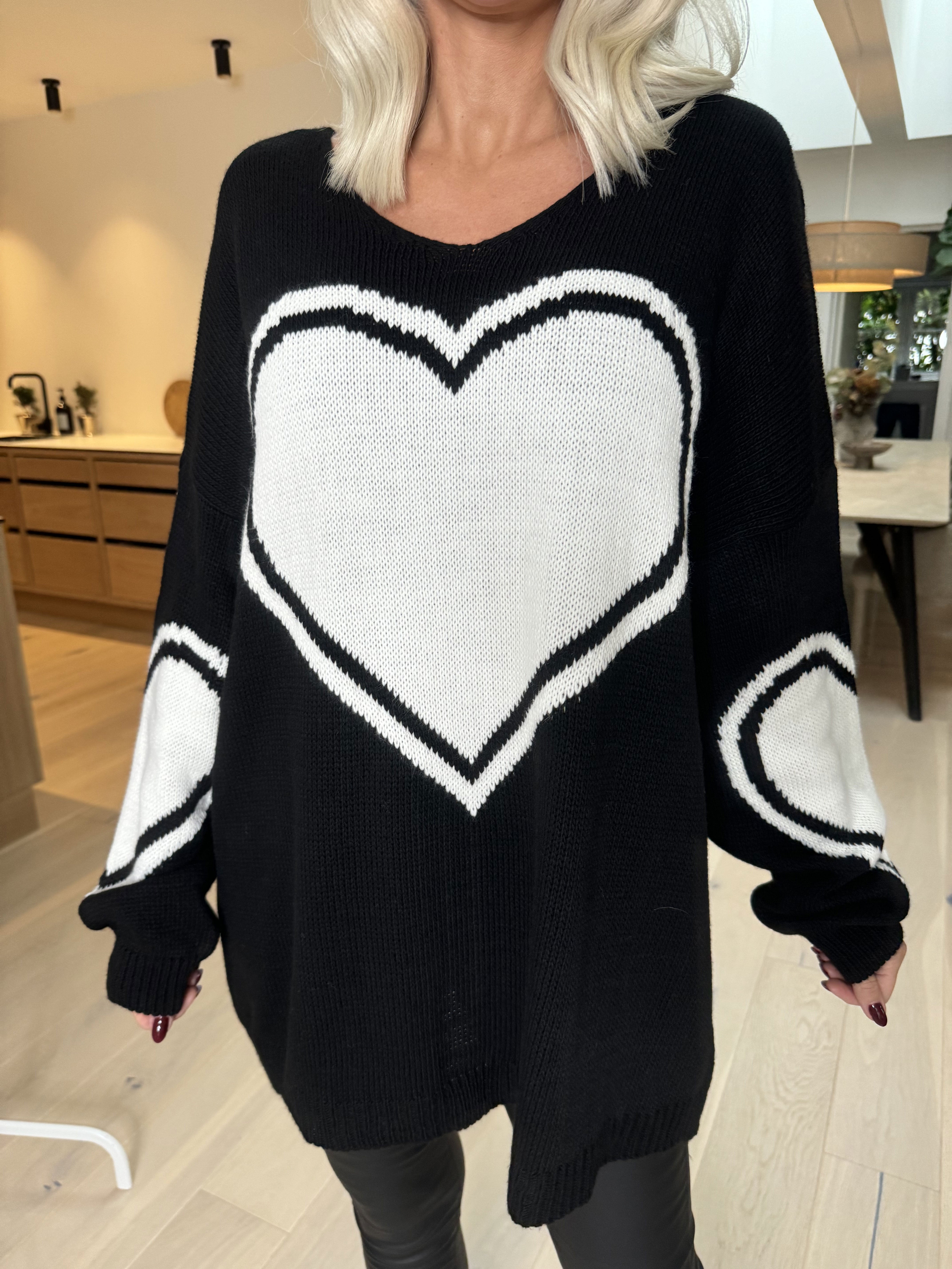 Lorena - Strikbluse med stort hjerte