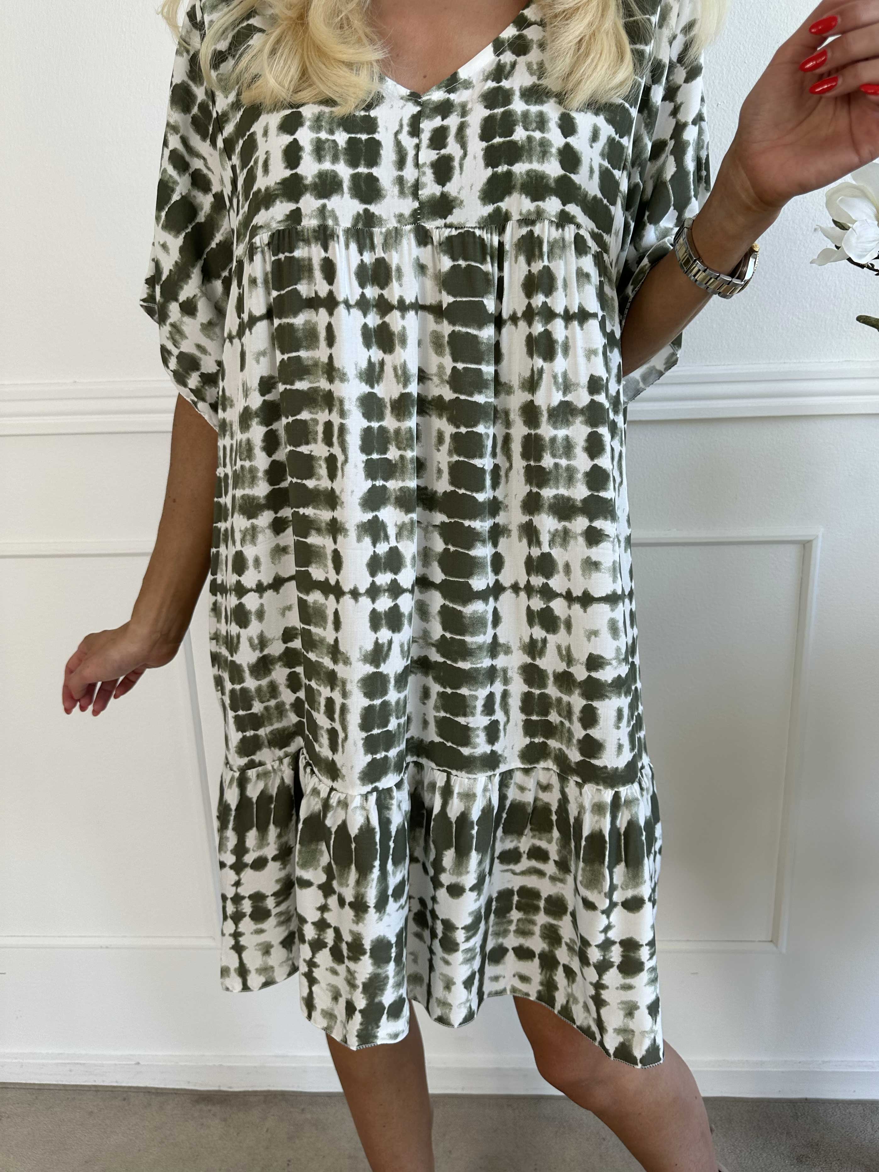 Lyon - Sød tunikakjole i viskose med batikmønster