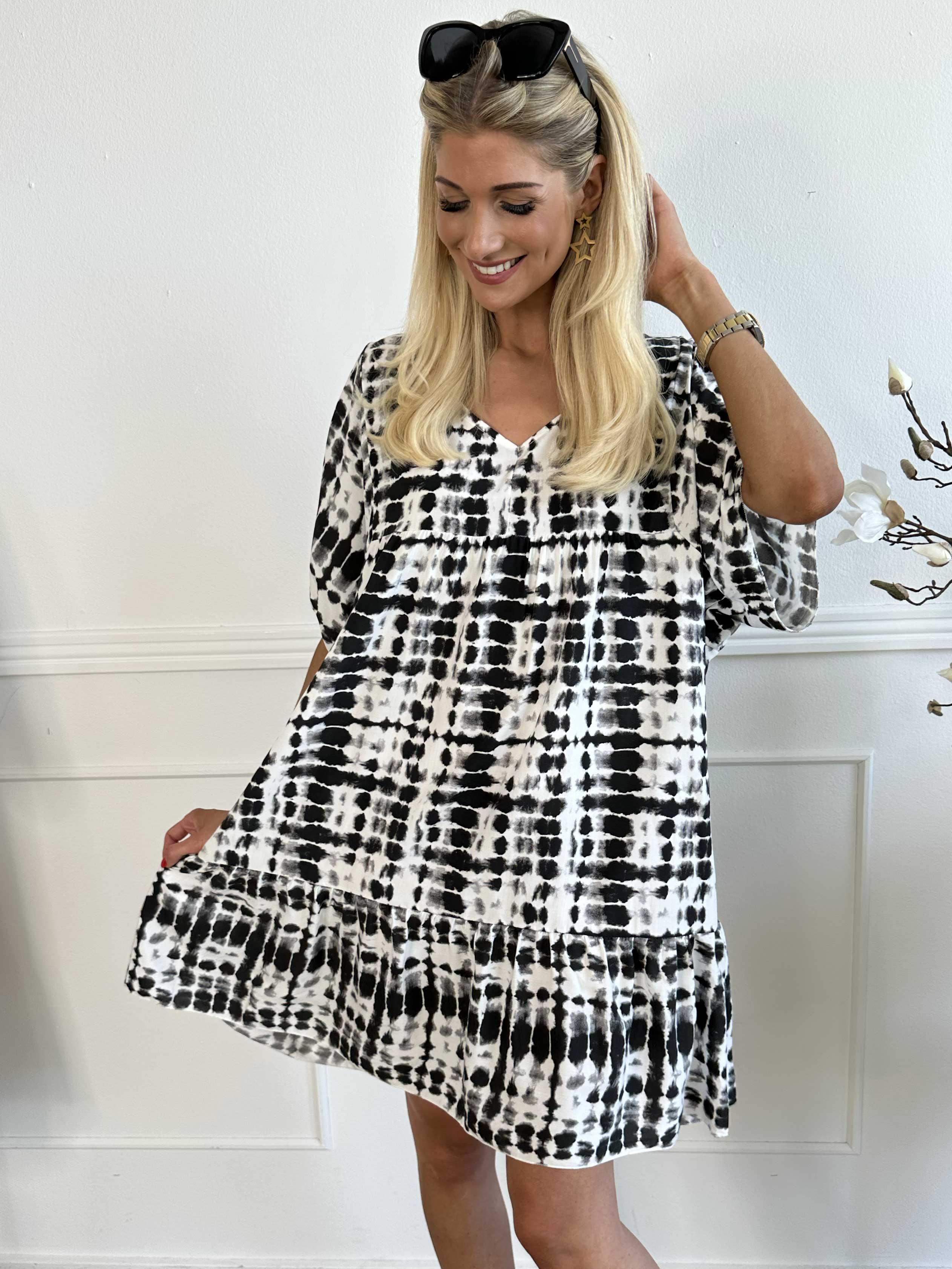 Lyon - Sød tunikakjole i viskose med batikmønster