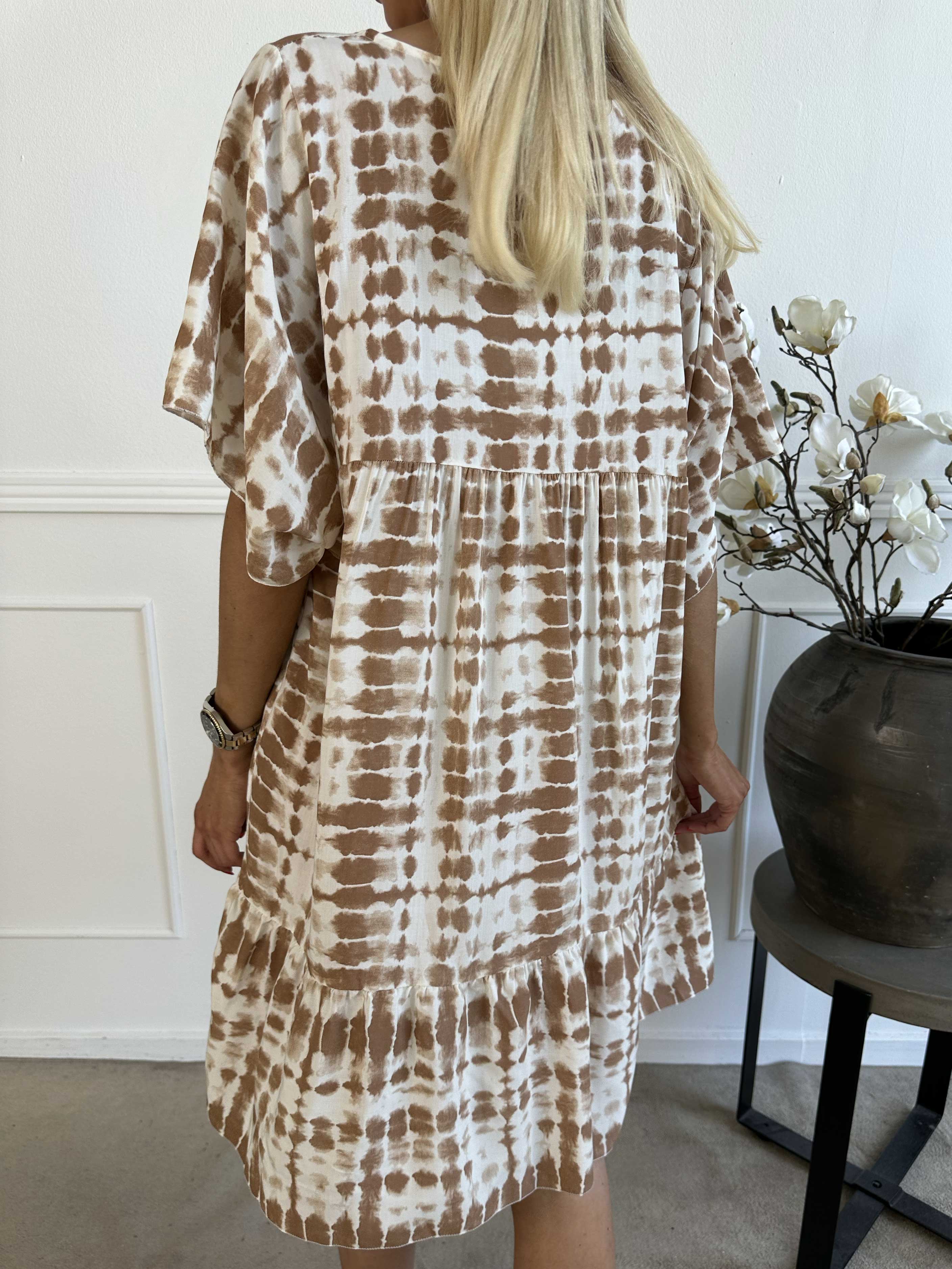 Lyon - Sød tunikakjole i viskose med batikmønster