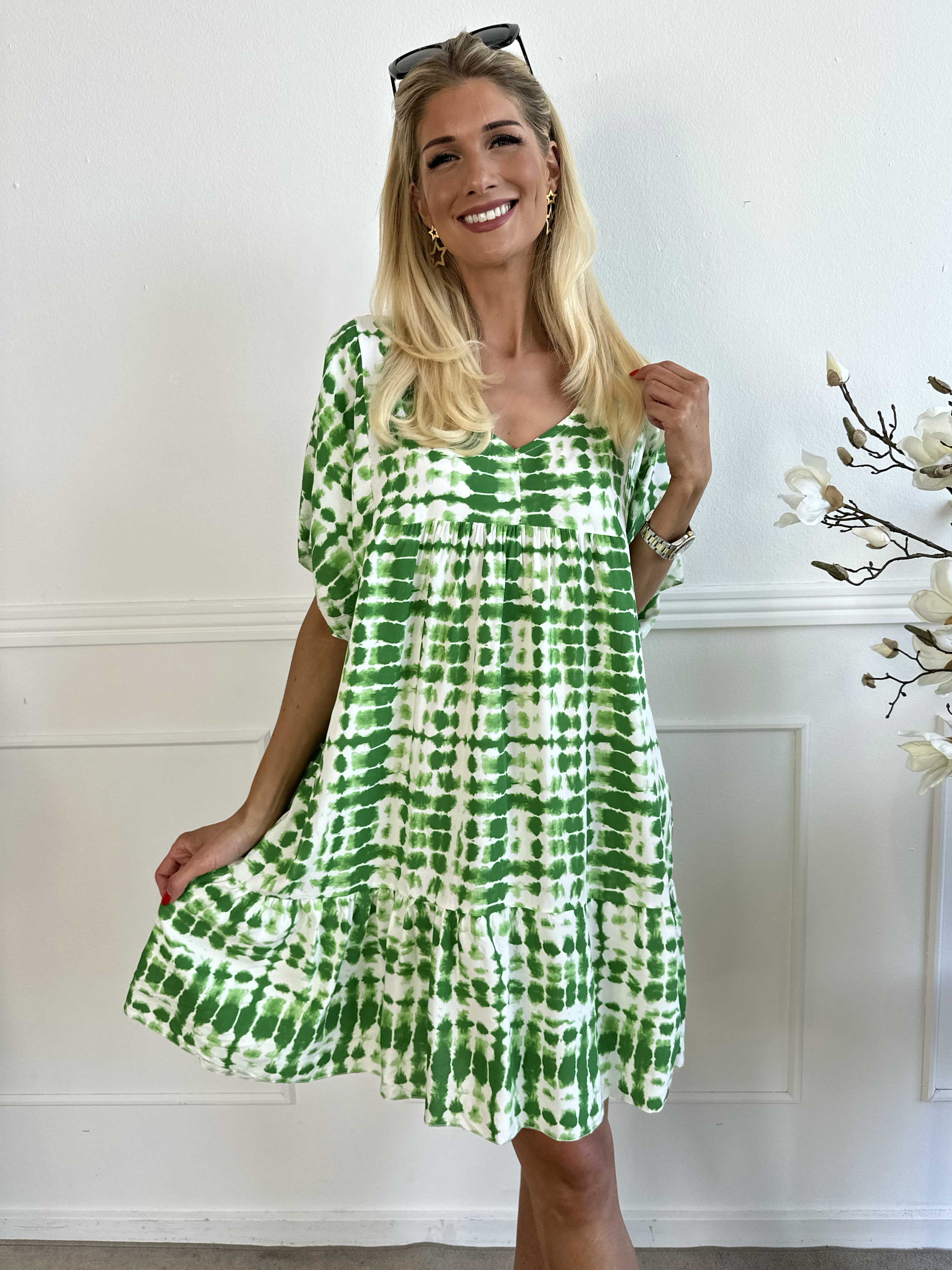 Lyon - Sød tunikakjole i viskose med batikmønster