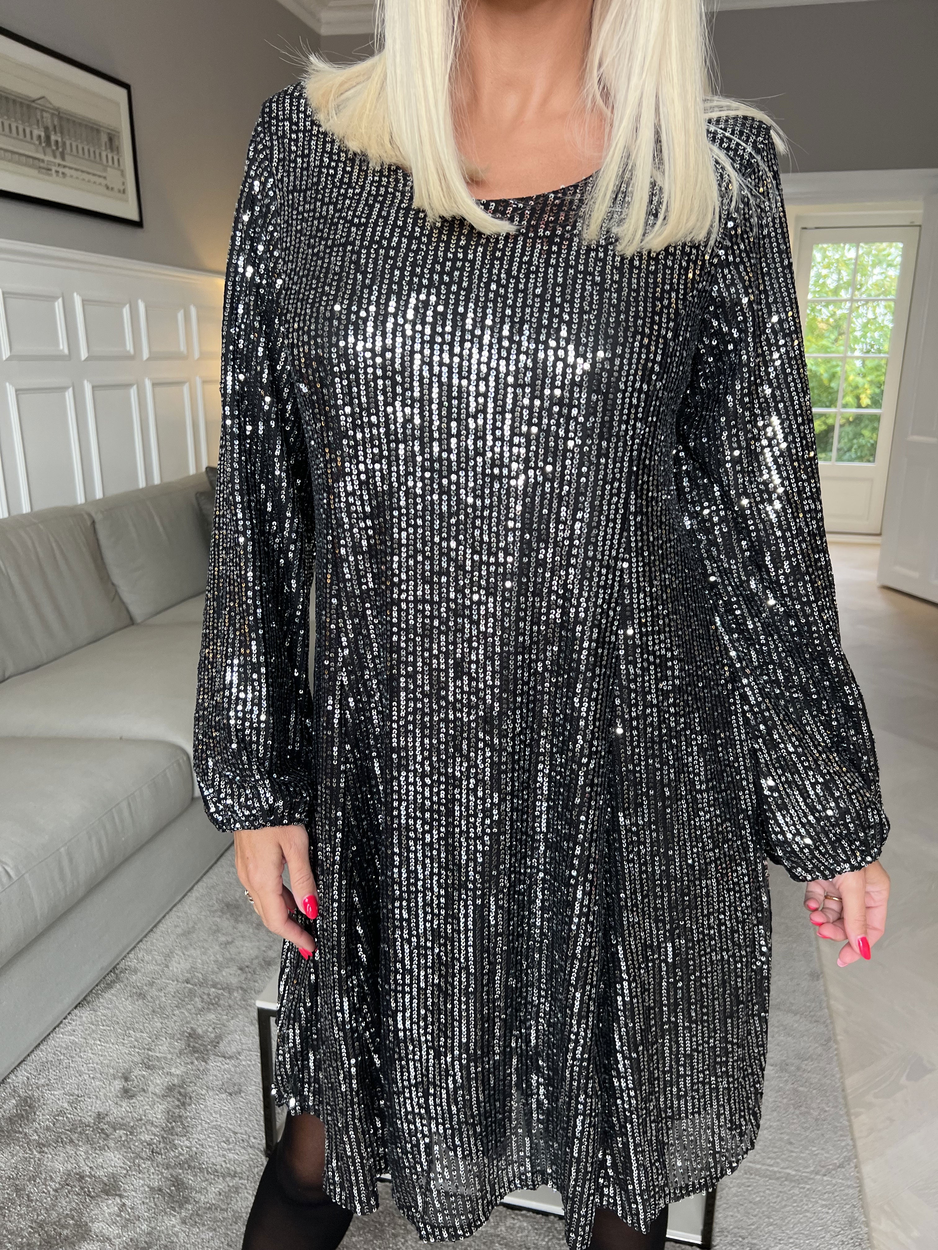 Maj Glitter L/S - Sød paillet kjole der går ud i A facon
