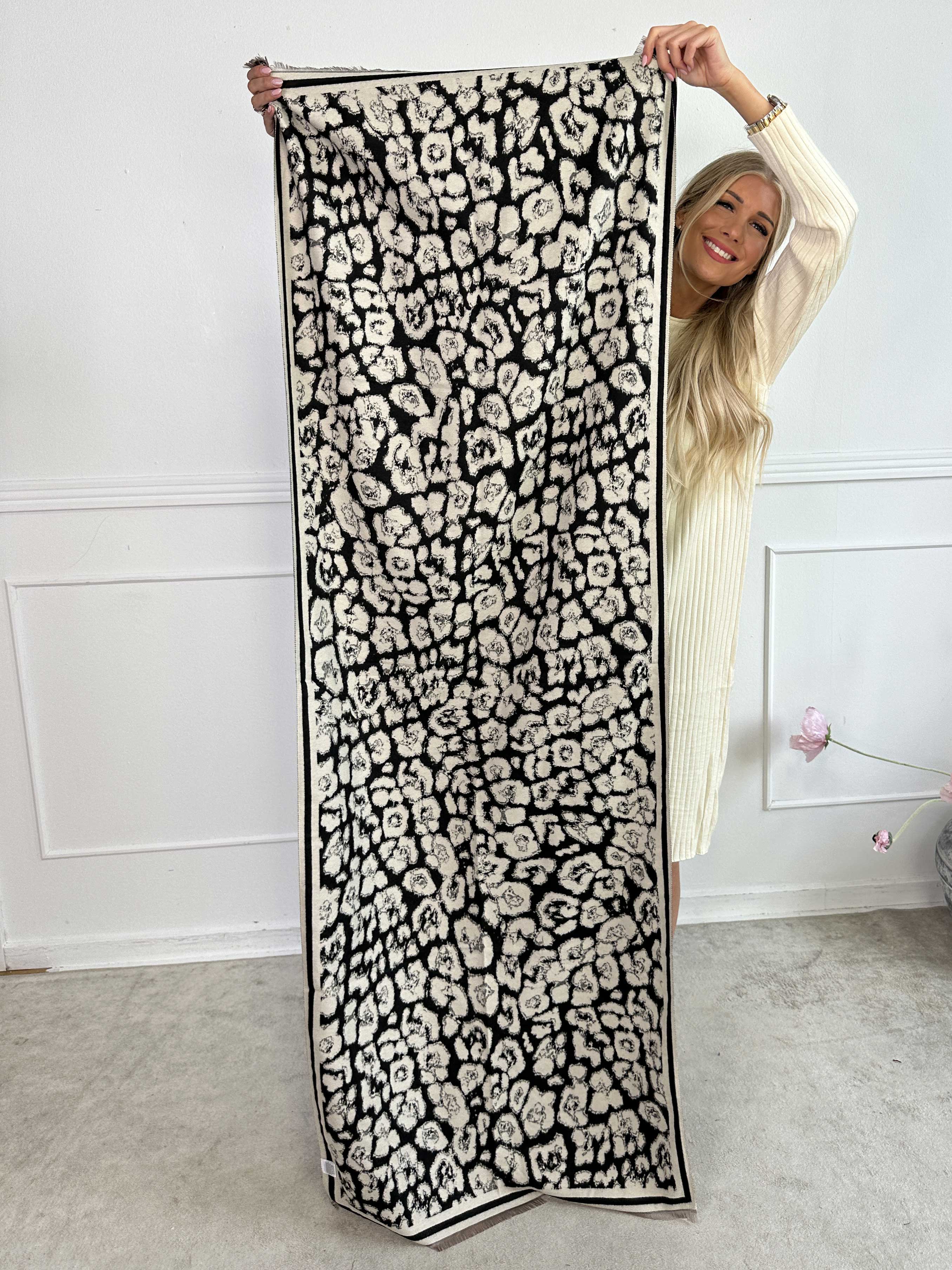 Majken - Tørklæde med leopardprint i viskose og uld