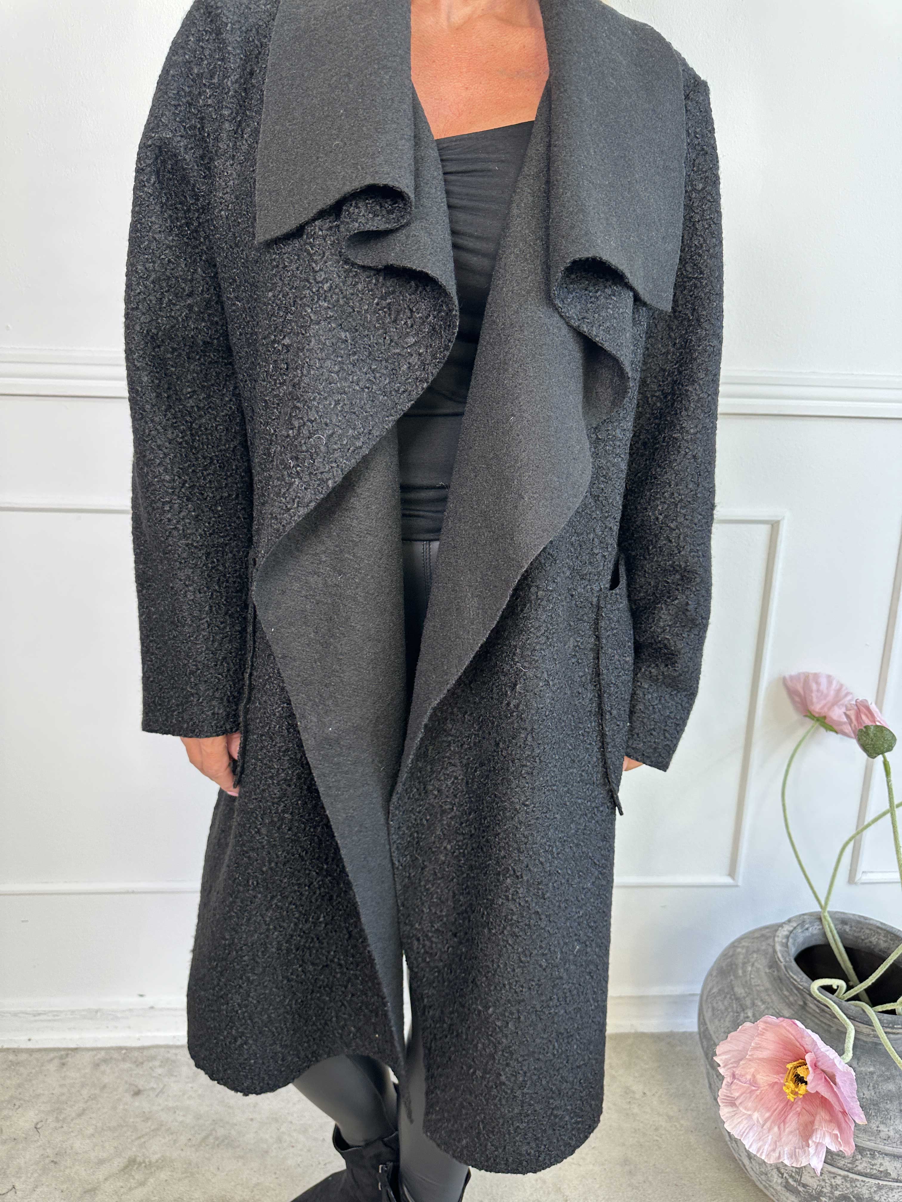 Malfrid - Frakke i blød teddy med shiny stjerner