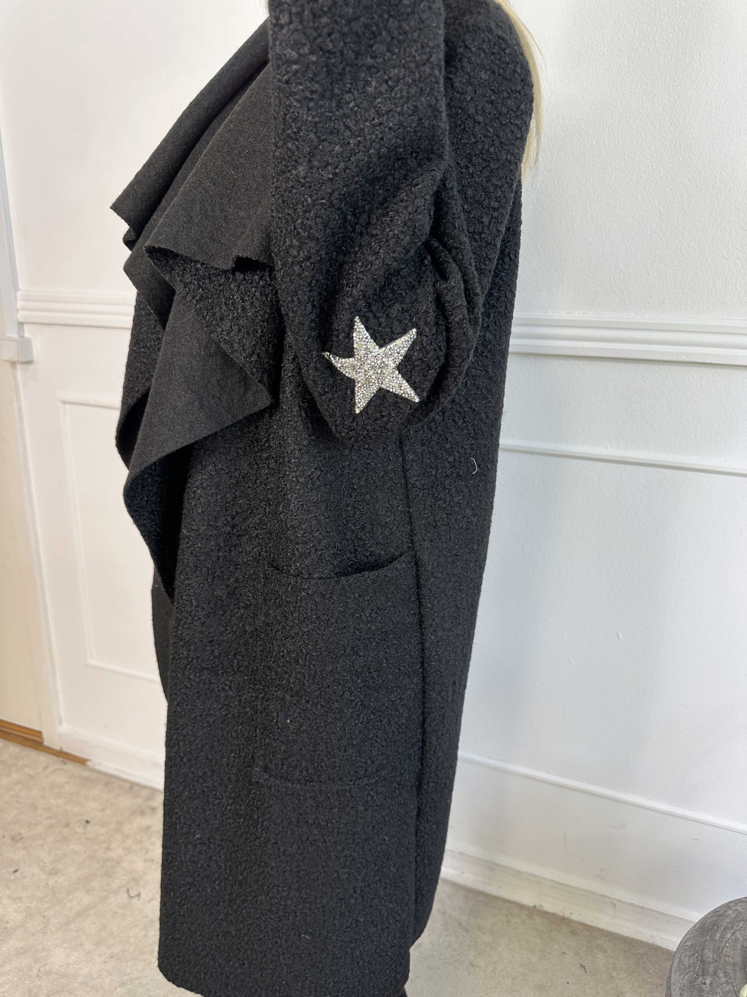 Malfrid - Frakke i blød teddy med shiny stjerner