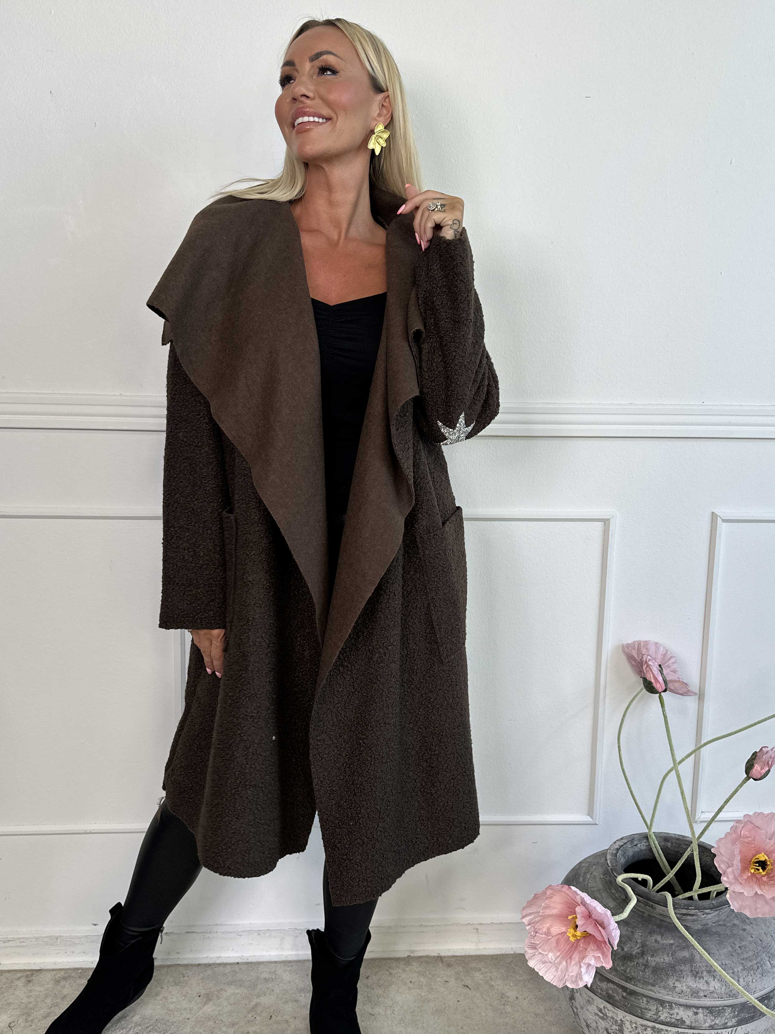 Malfrid - Frakke i blød teddy med shiny stjerner