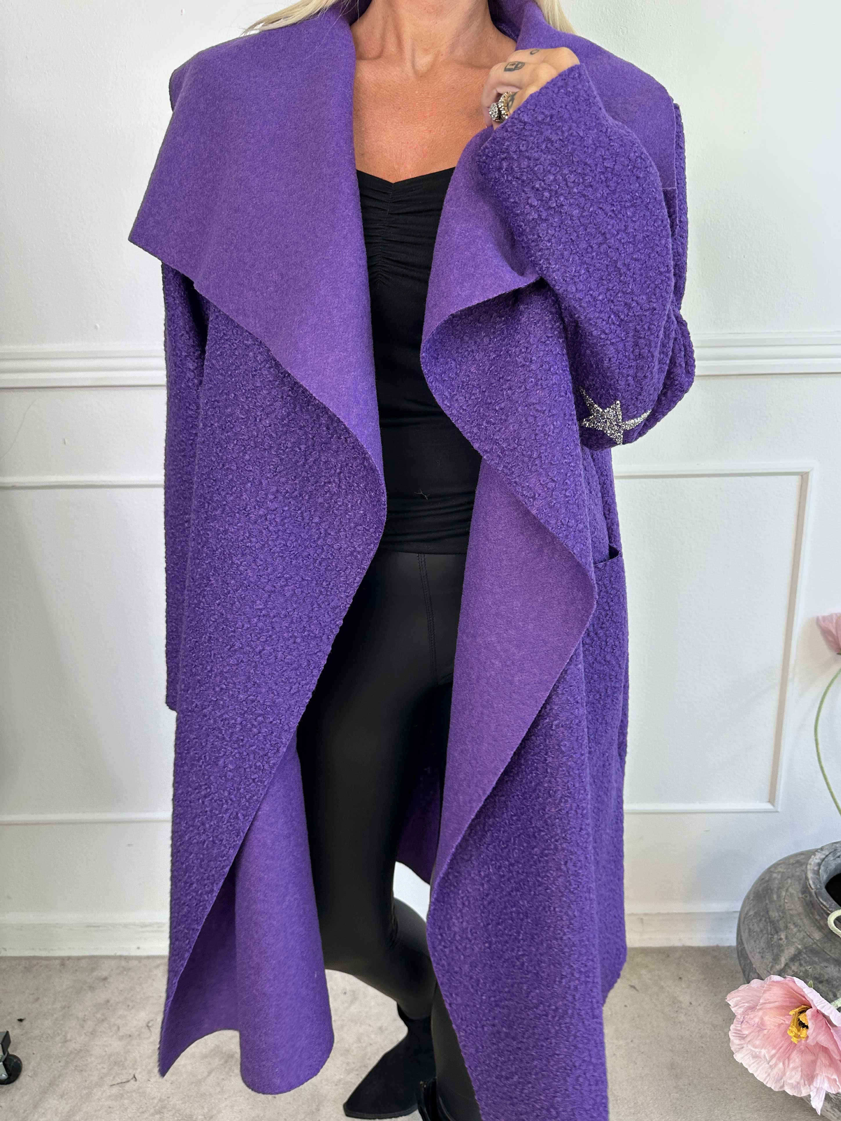 Malfrid - Frakke i blød teddy med shiny stjerner