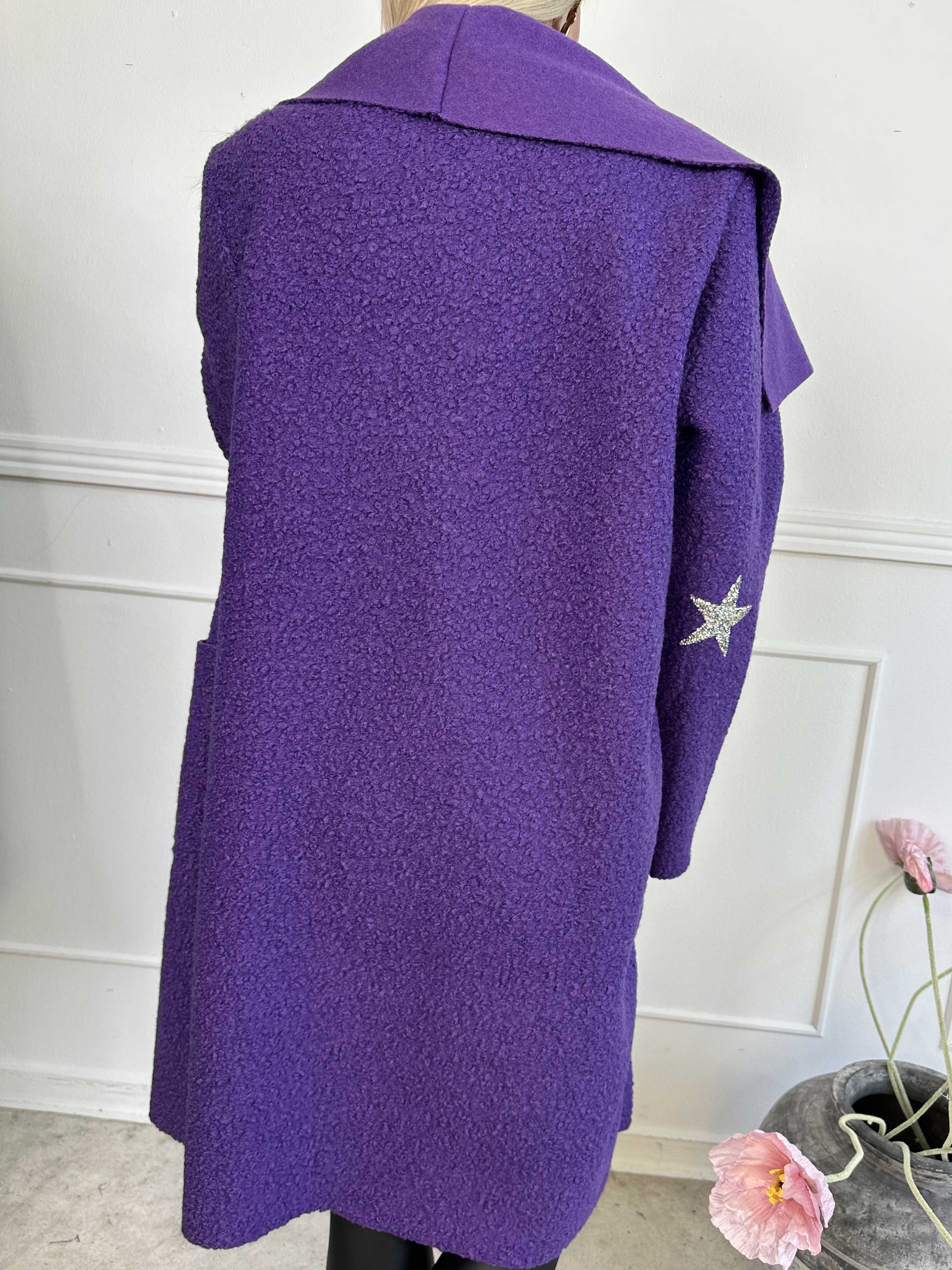 Malfrid - Frakke i blød teddy med shiny stjerner