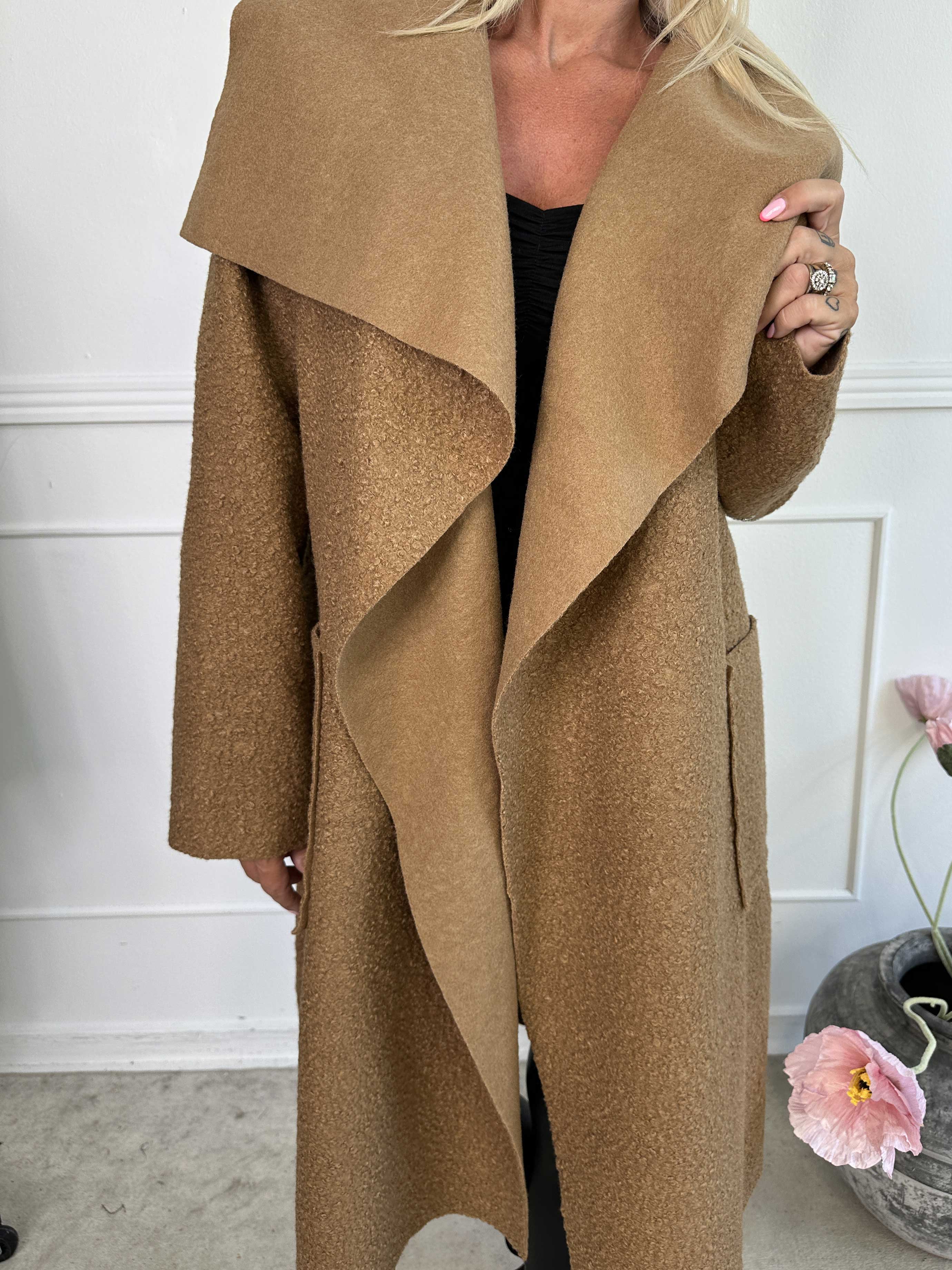 Malfrid - Frakke i blød teddy med shiny stjerner