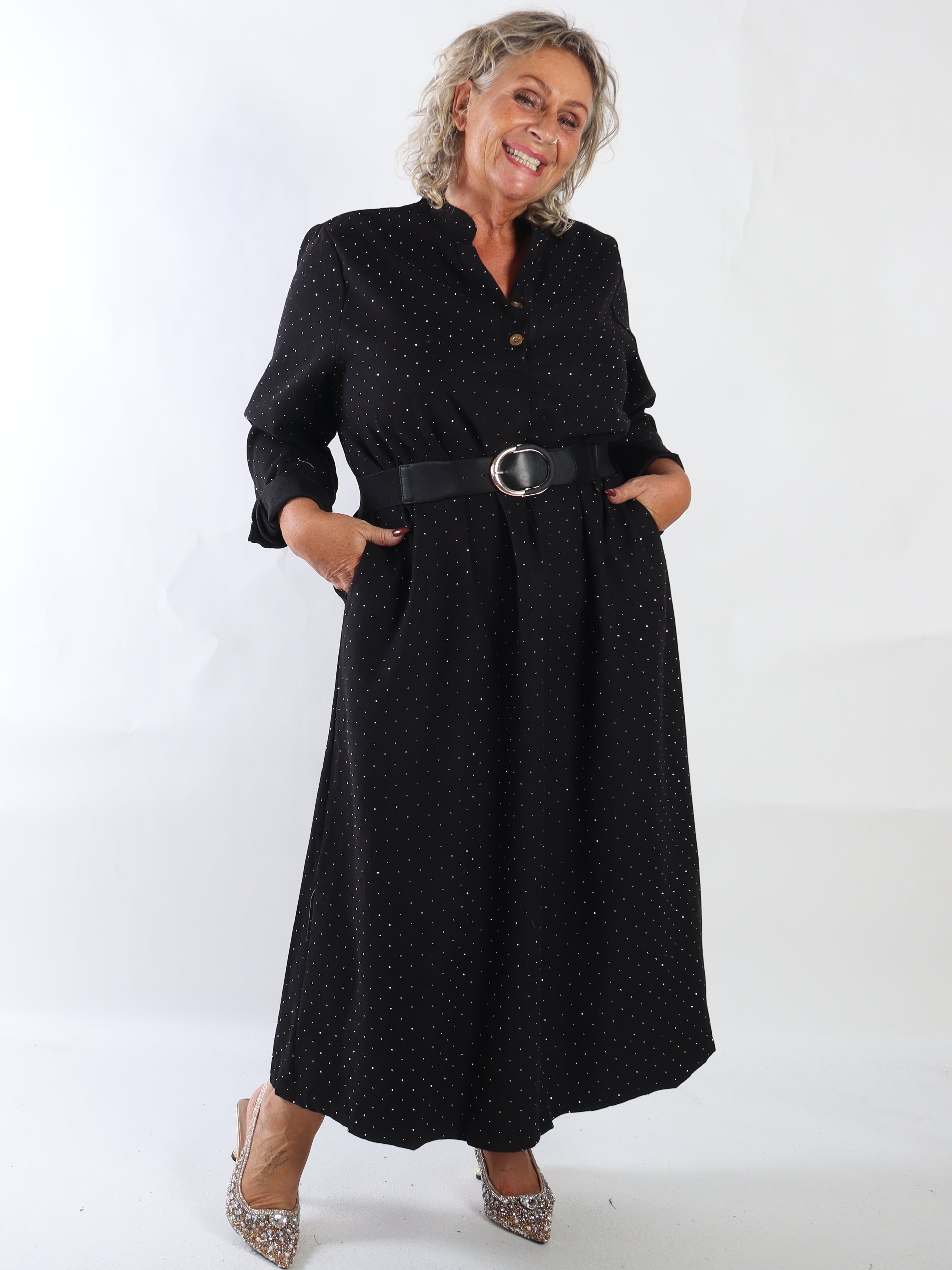 Margaux - Lang og elegant plus size kjole i blødt babyfløjl med fine, glitrende similisten