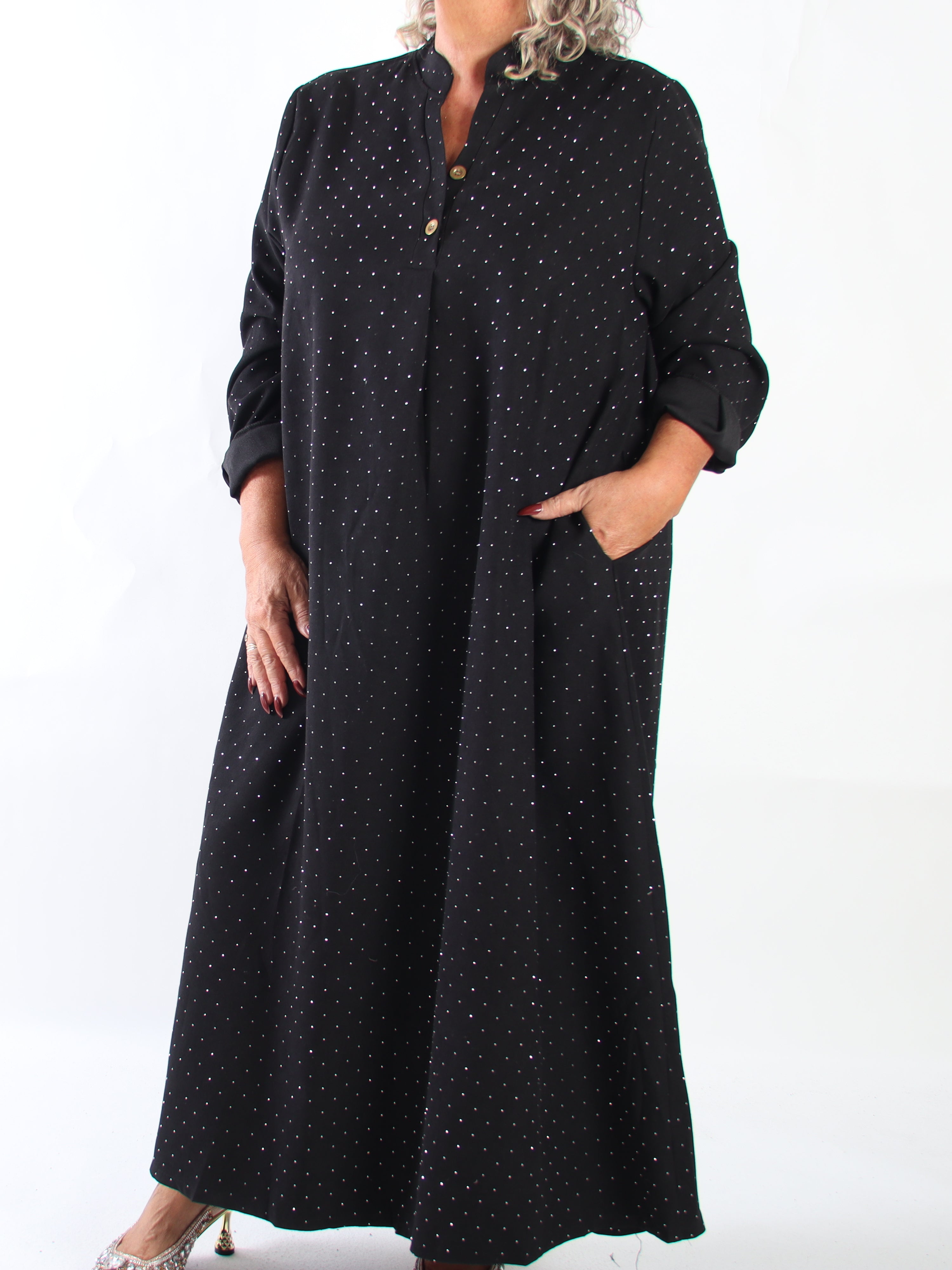 Margaux - Lang og elegant plus size kjole i blødt babyfløjl med fine, glitrende similisten